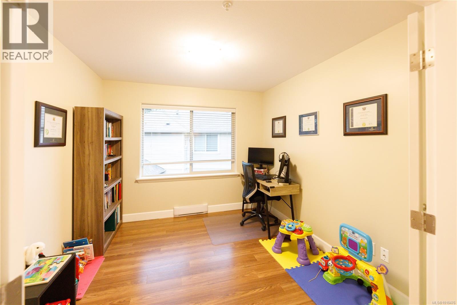 202 4460 Hedgestone Pl, Nanaimo