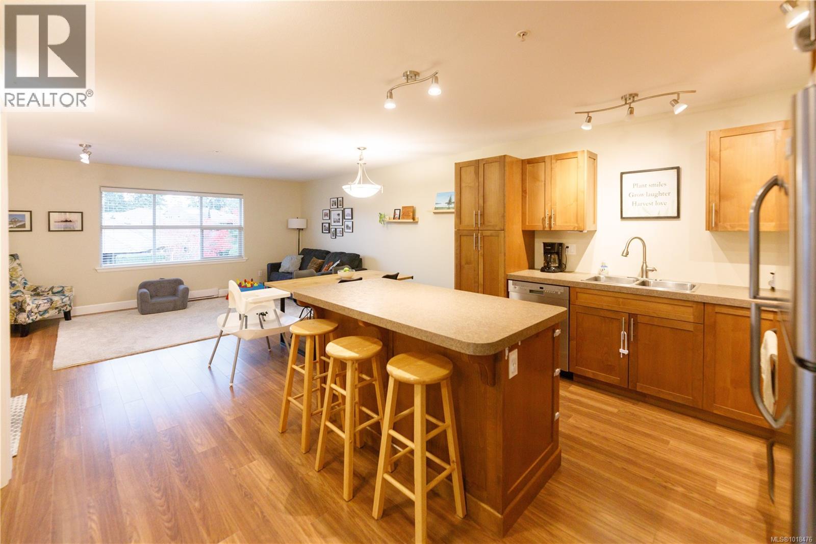 202 4460 Hedgestone Pl - Photo 4 of 30, Nanaimo, British Columbia