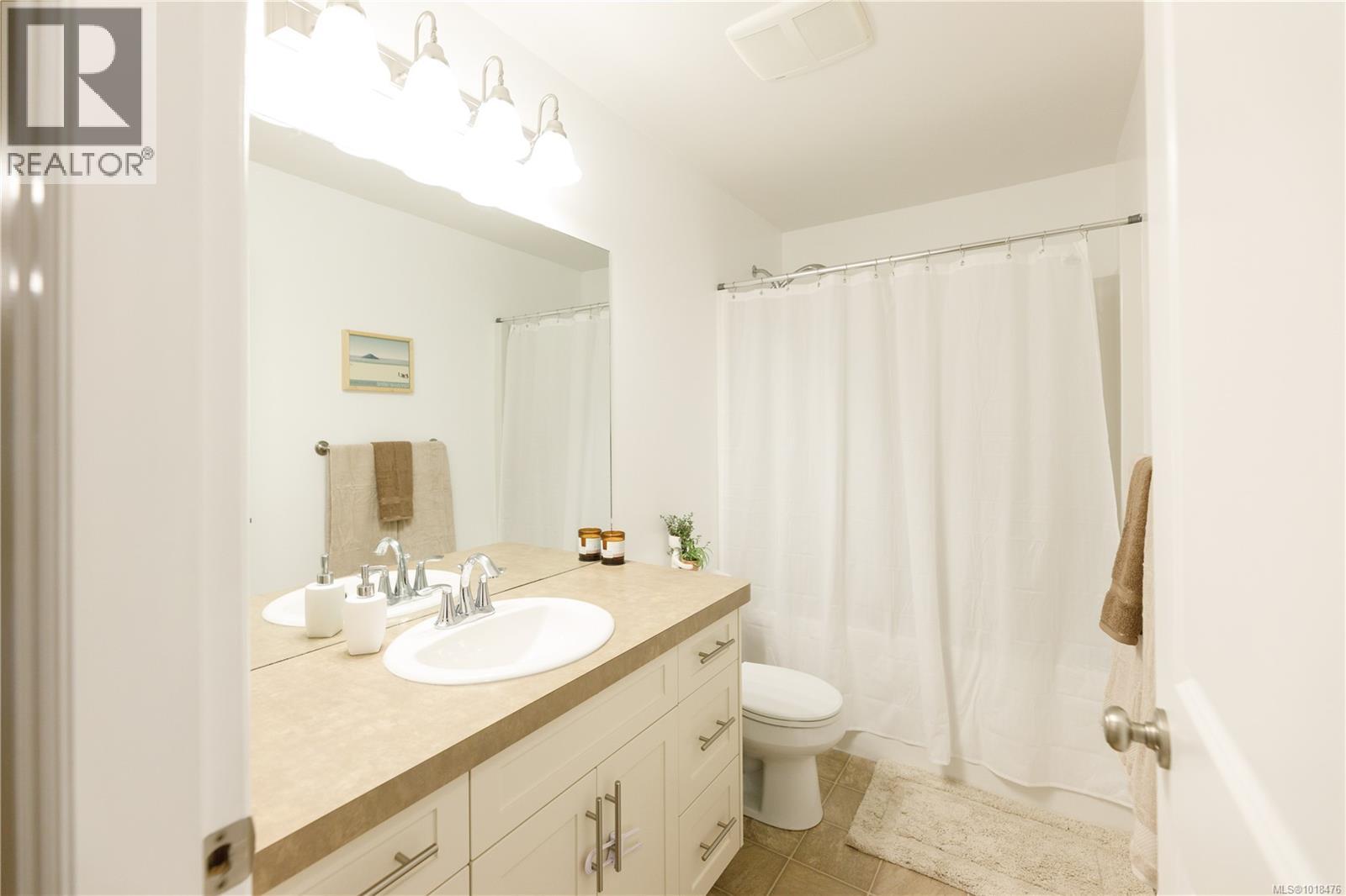 202 4460 Hedgestone Pl, Nanaimo