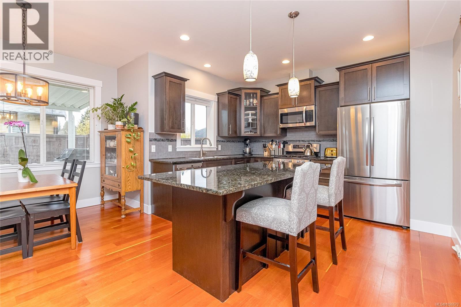 5966 Tower Pl, Duncan