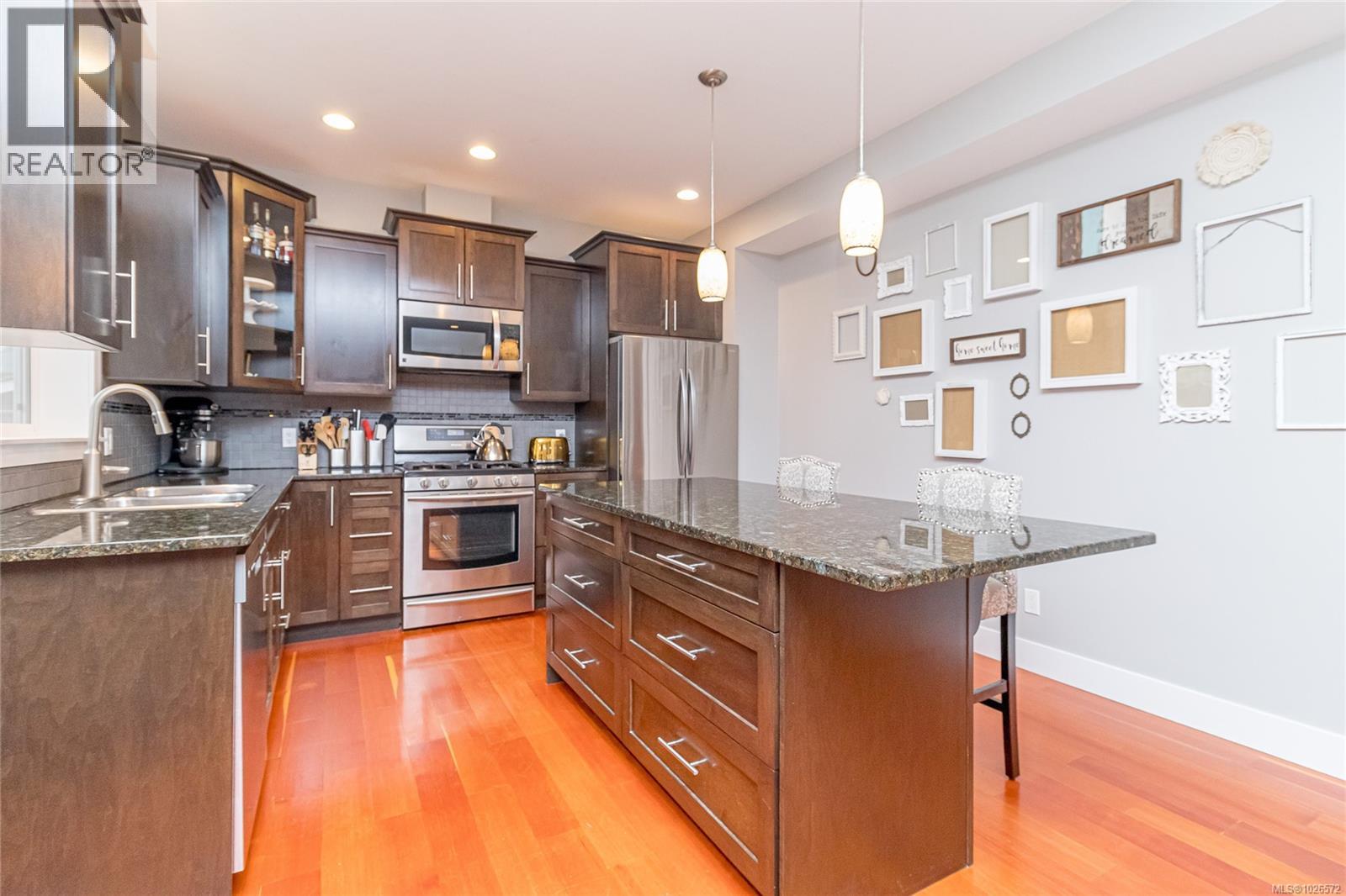 5966 Tower Pl, Duncan