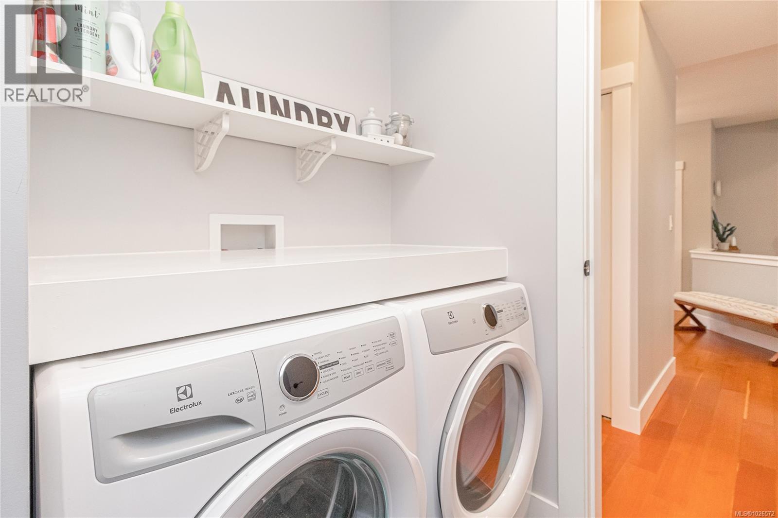 5966 Tower Pl, Duncan