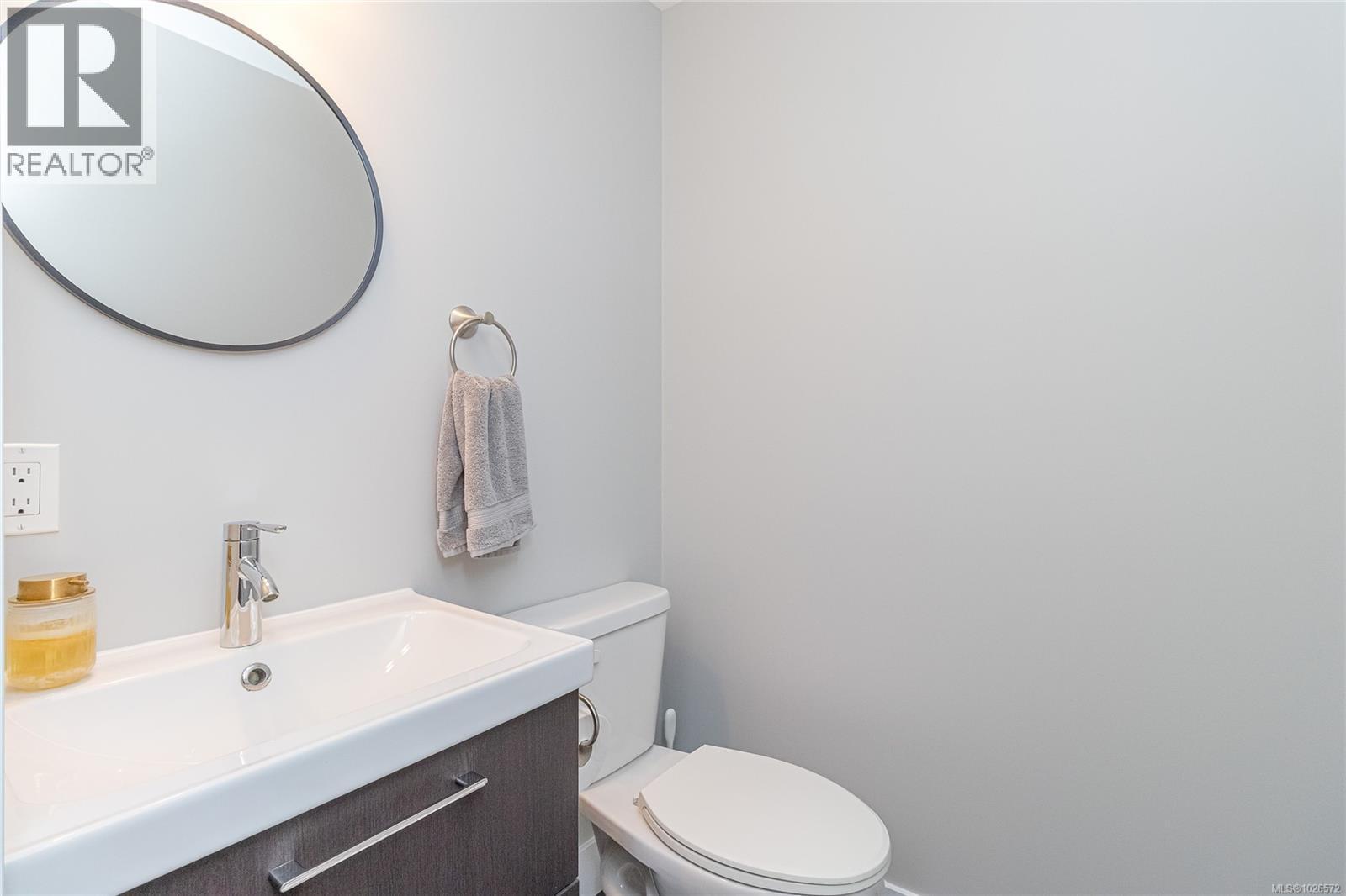 5966 Tower Pl, Duncan