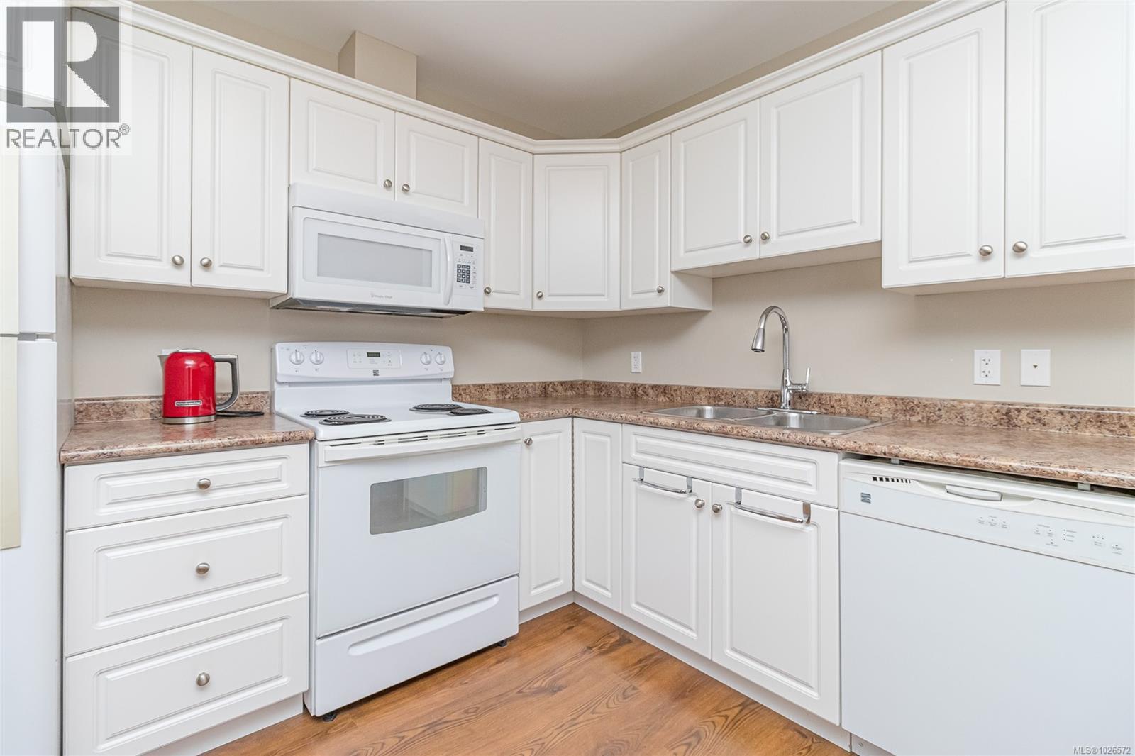 5966 Tower Pl, Duncan