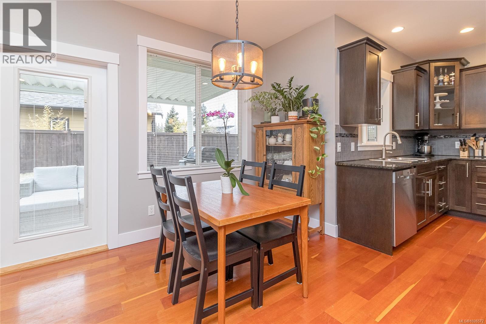 5966 Tower Pl, Duncan