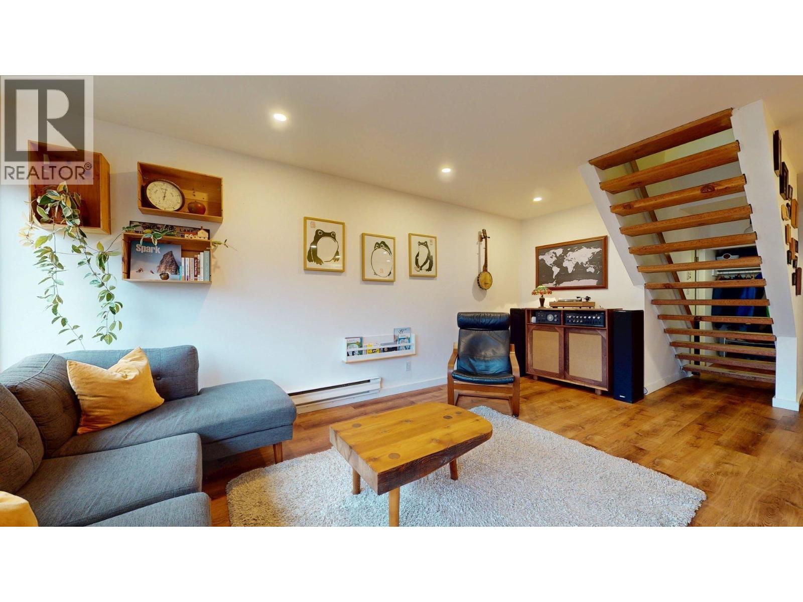 7 38455 WILSON CRESCENT, Squamish