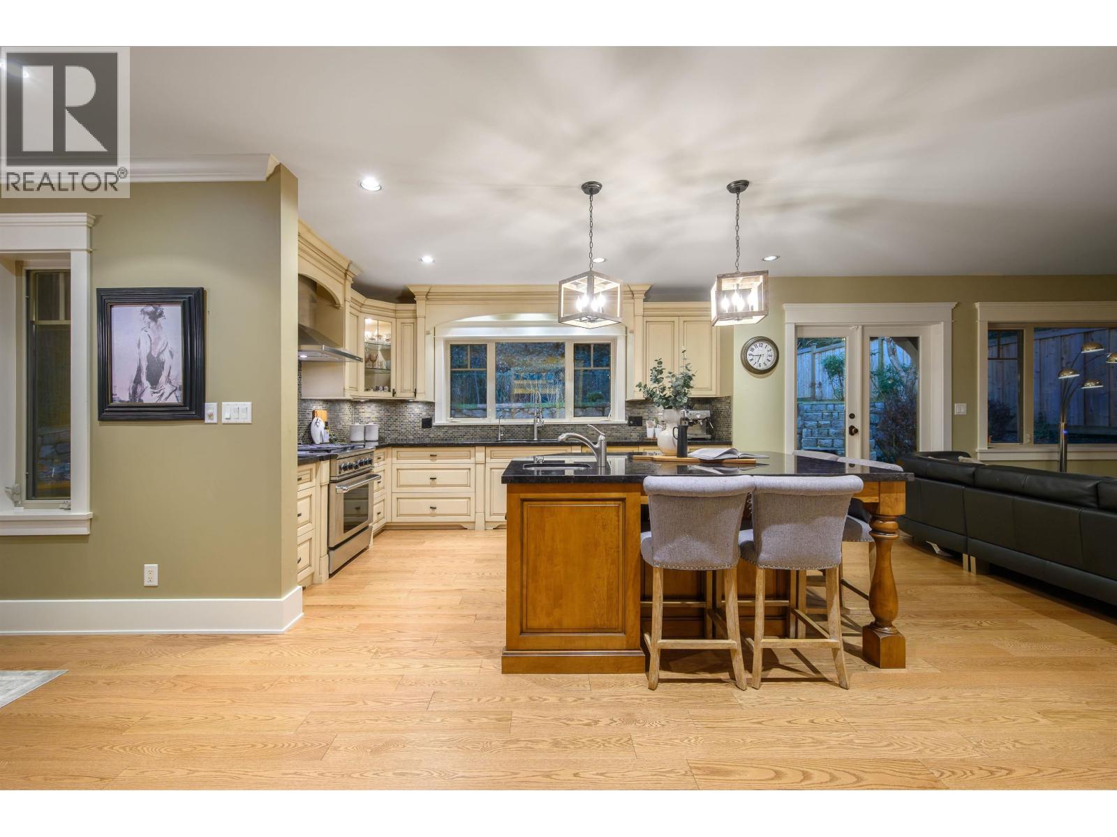 3402 ANNE MACDONALD WAY, North Vancouver