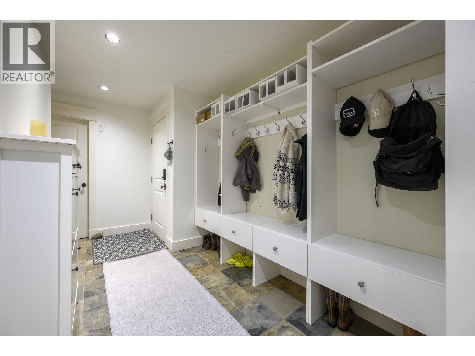 3402 ANNE MACDONALD WAY, North Vancouver