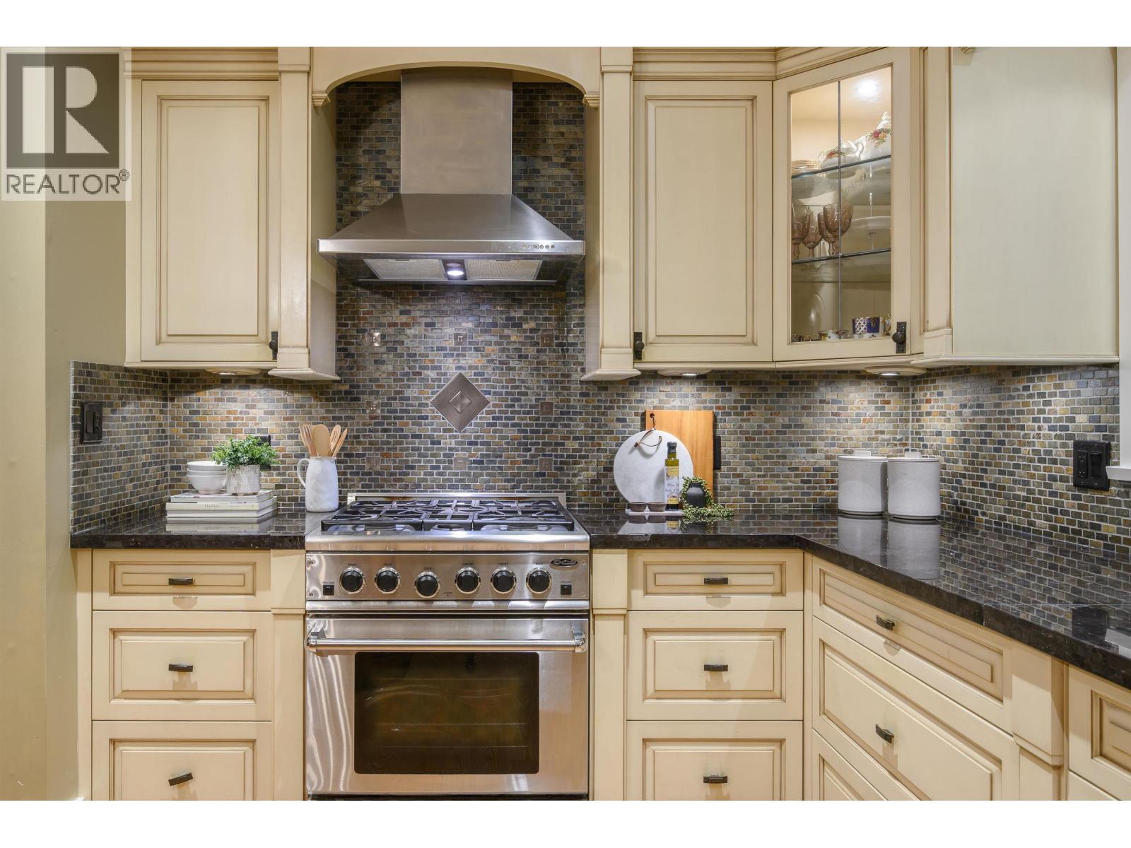 3402 ANNE MACDONALD WAY, North Vancouver