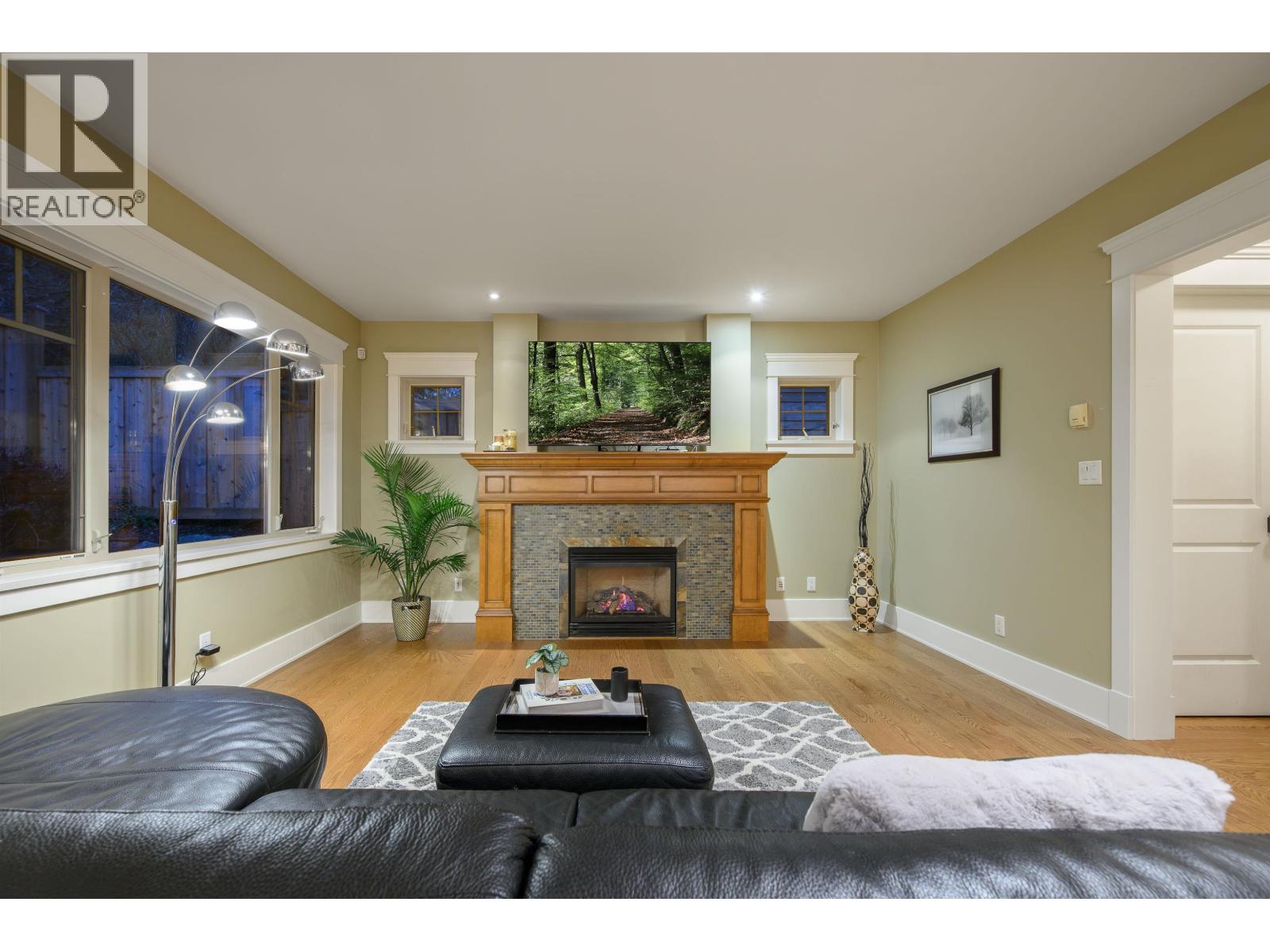 3402 ANNE MACDONALD WAY, North Vancouver