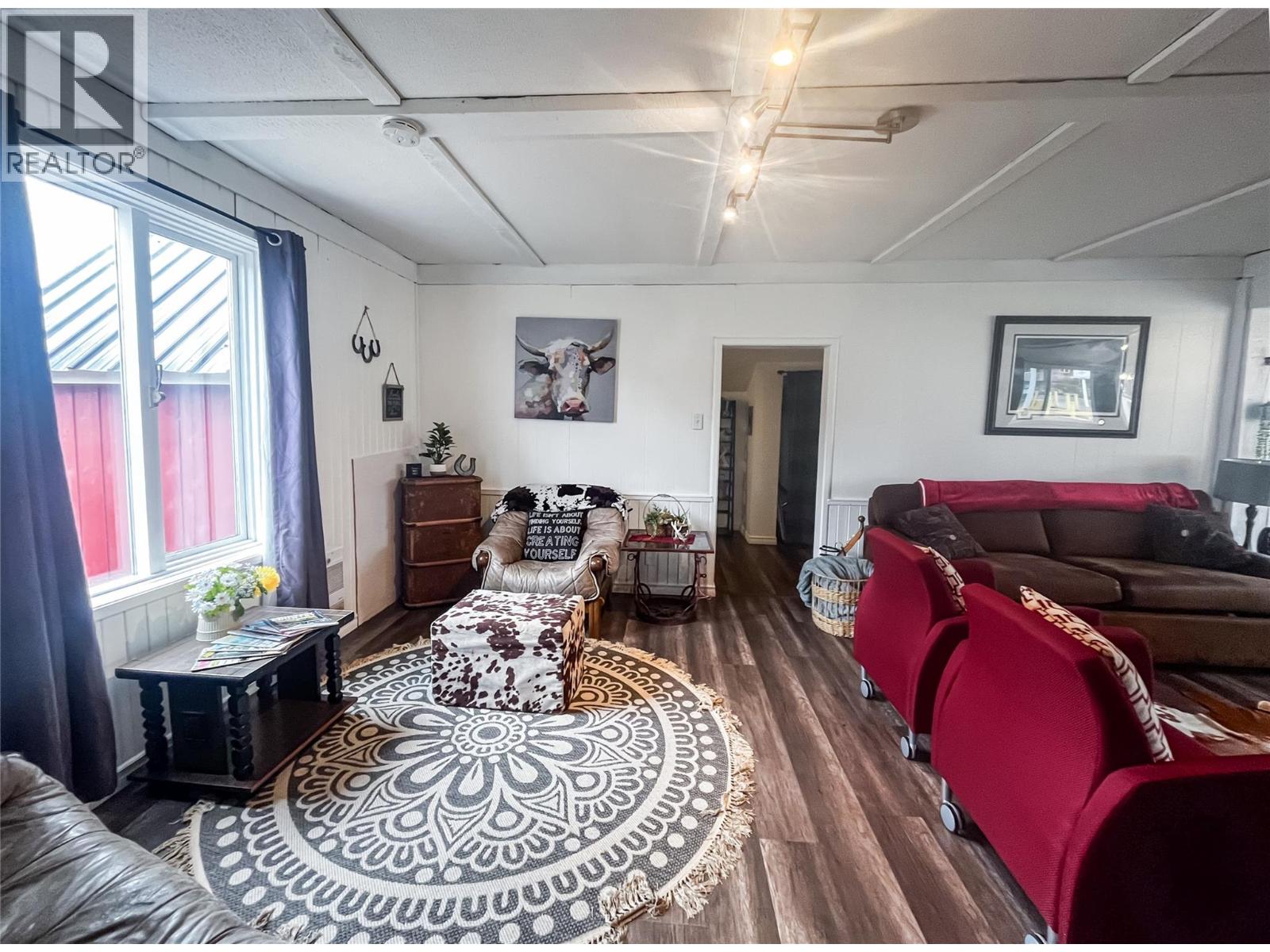 5844 Highway 33, Beaverdell