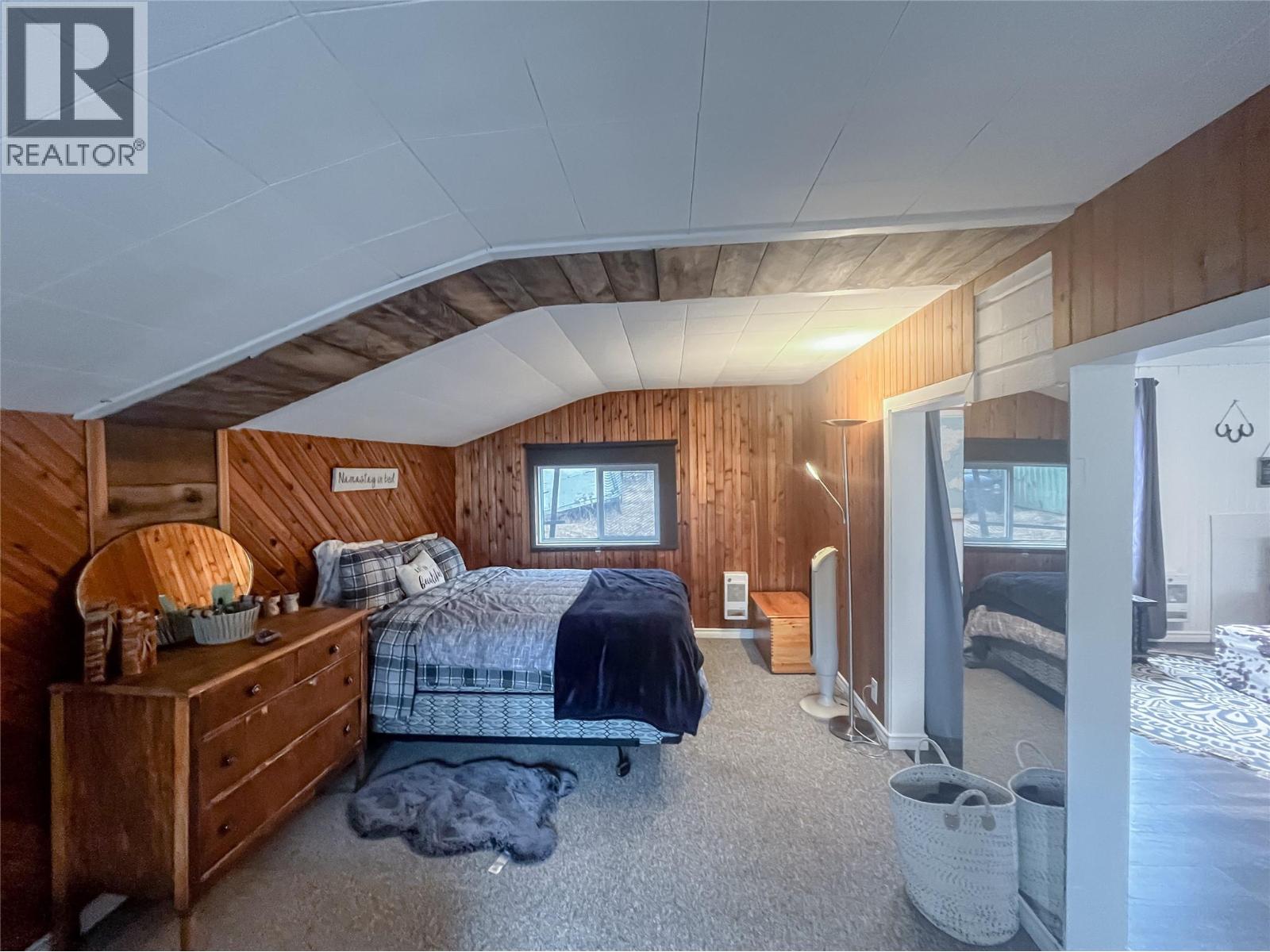 5844 Highway 33, Beaverdell