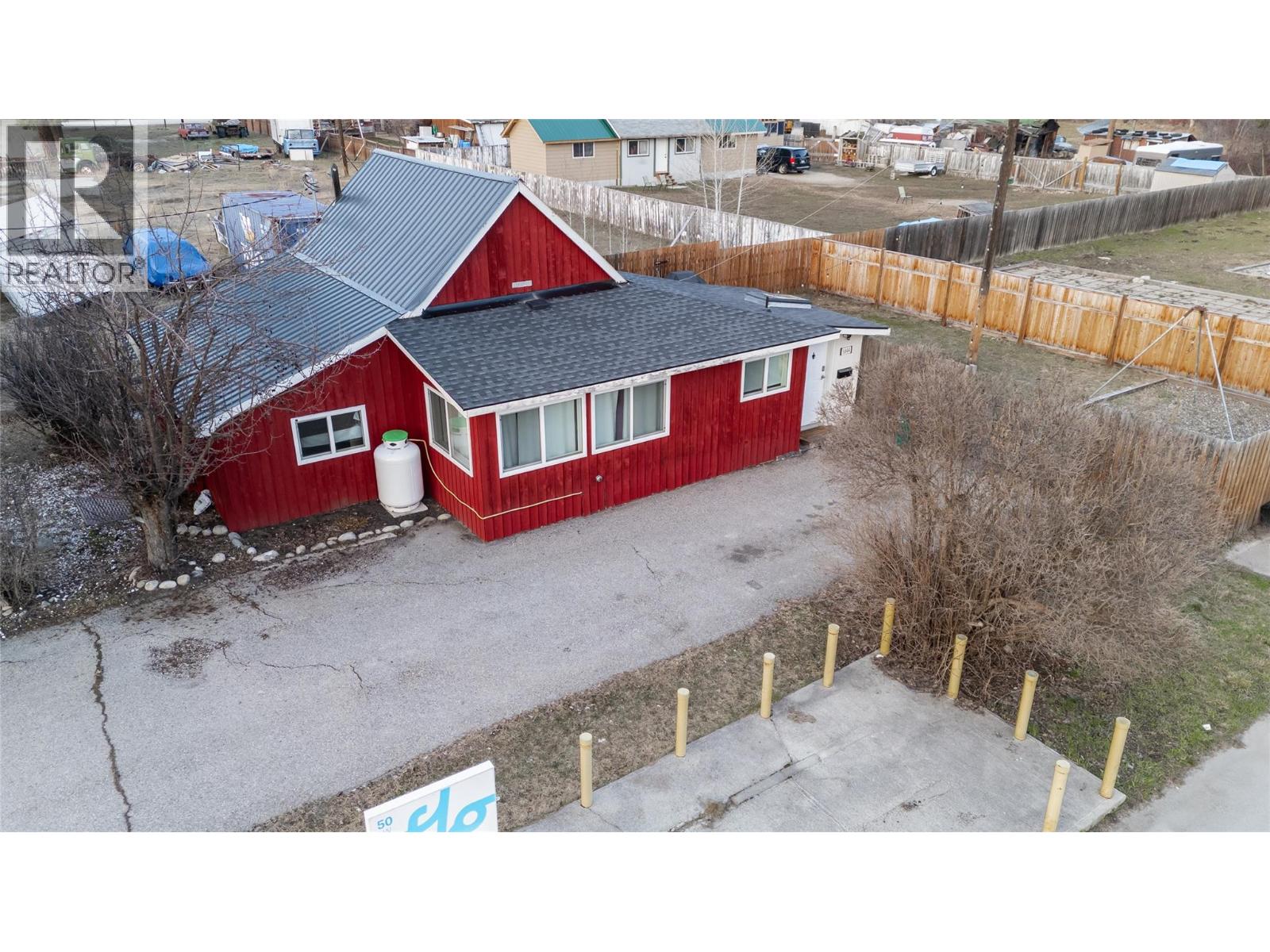 5844 Highway 33, Beaverdell