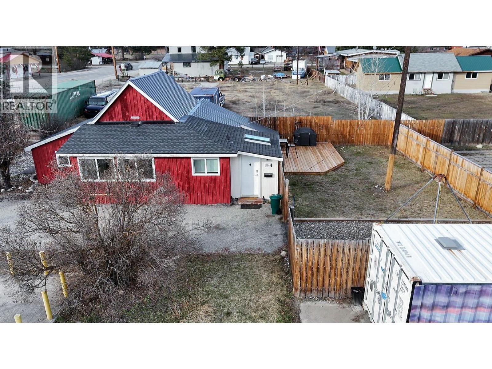 5844 Highway 33, Beaverdell