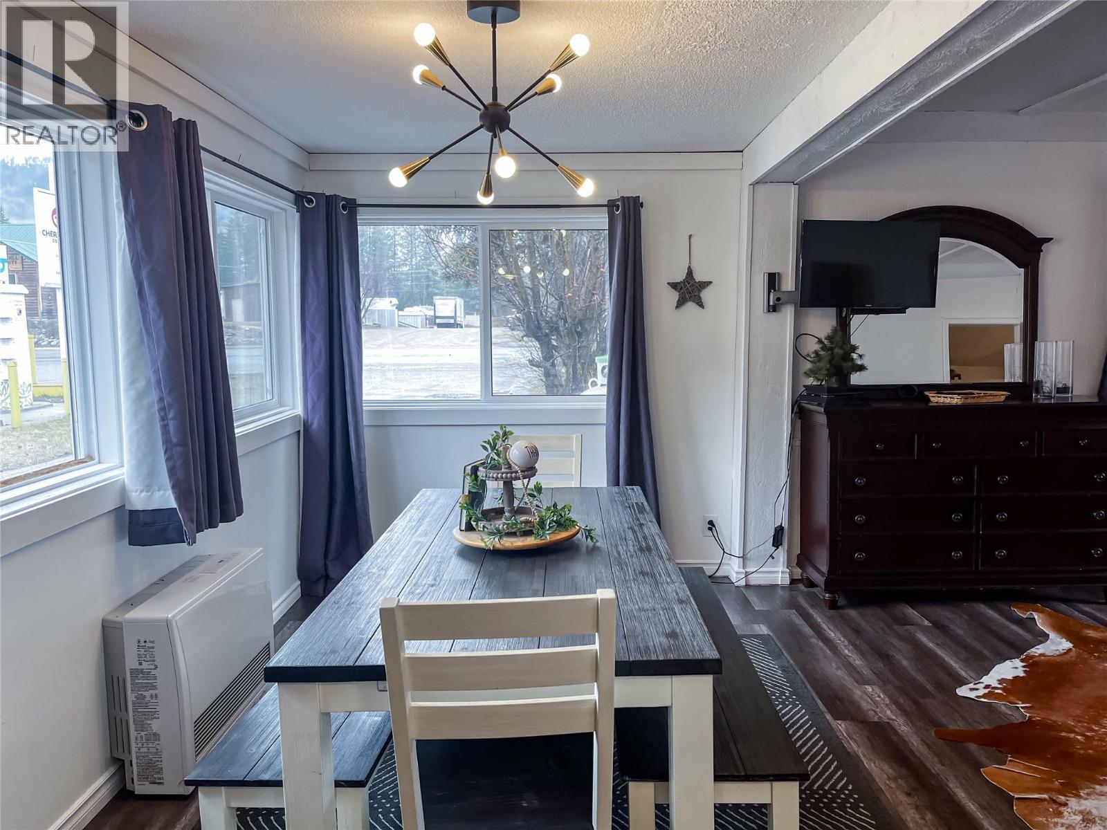 5844 Highway 33, Beaverdell