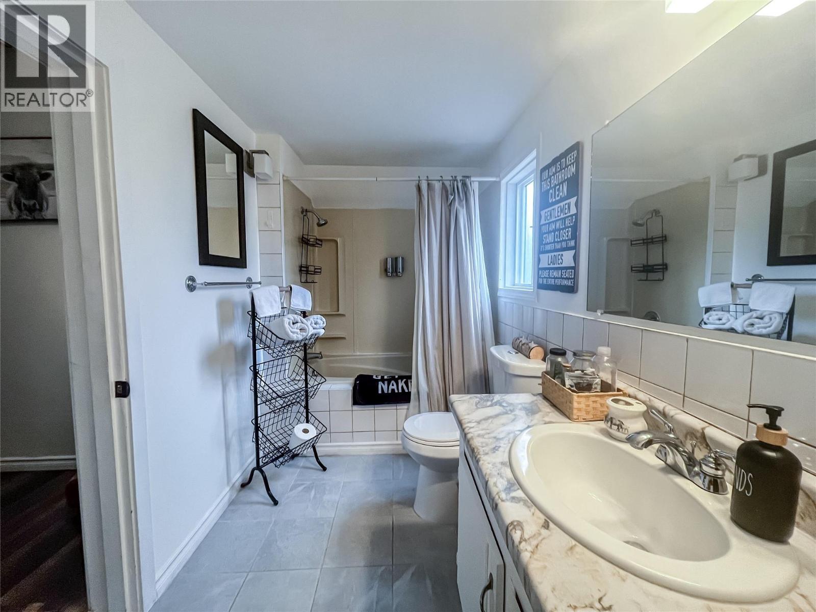 5844 Highway 33, Beaverdell