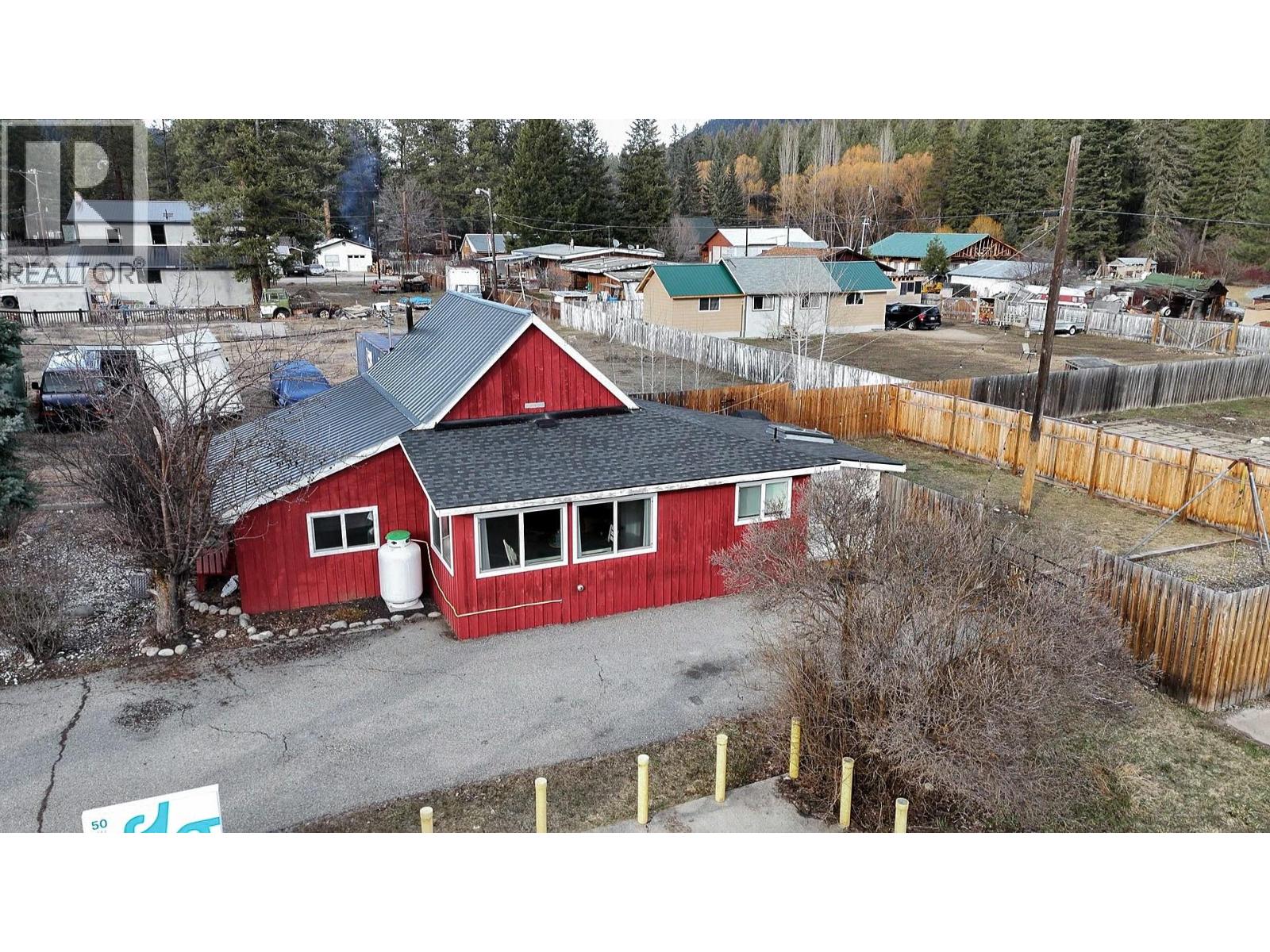 5844 Highway 33, Beaverdell