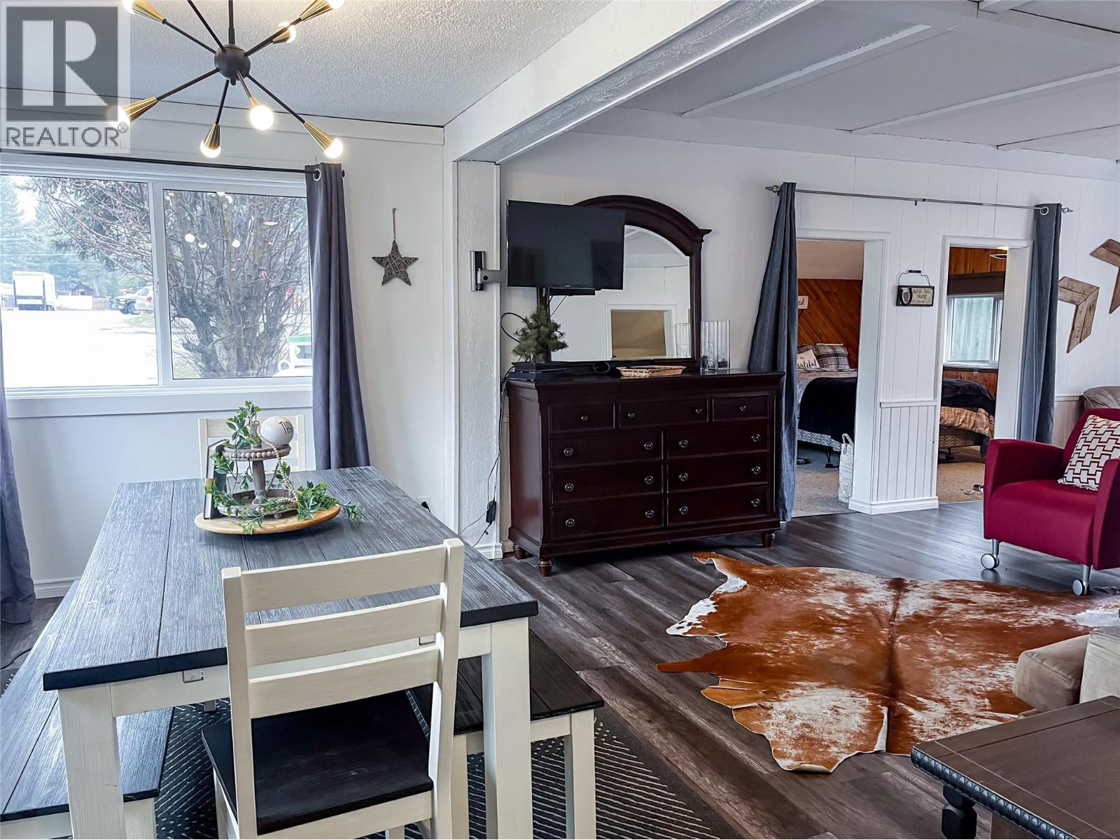 5844 Highway 33, Beaverdell