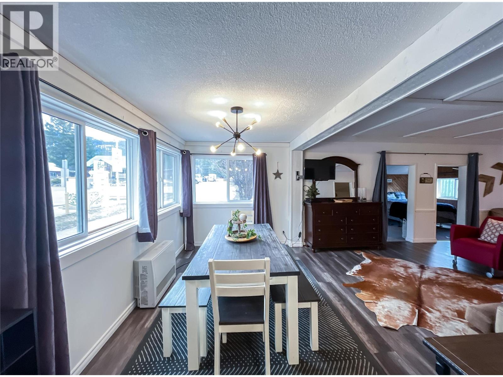 5844 Highway 33, Beaverdell