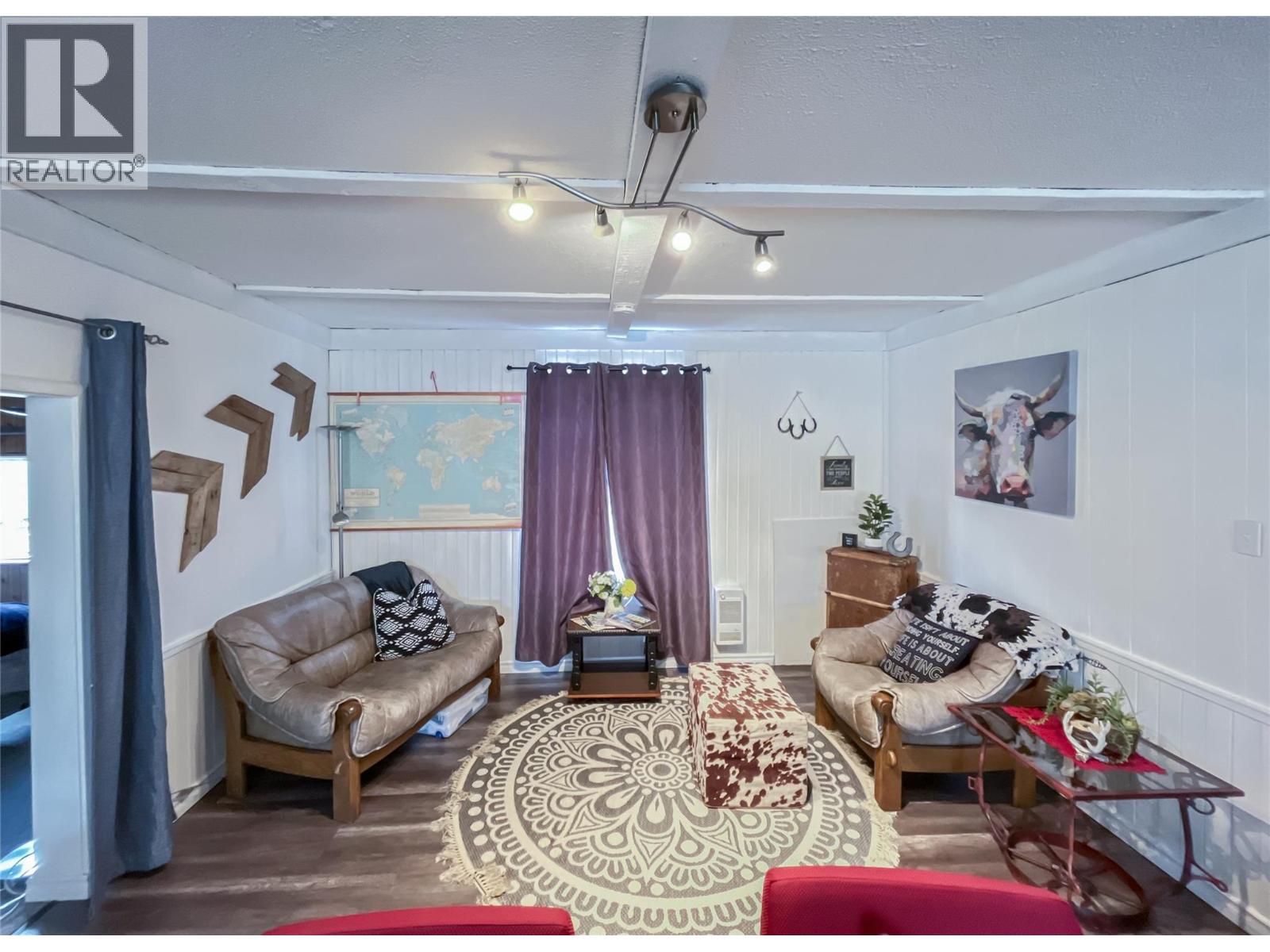 5844 Highway 33, Beaverdell