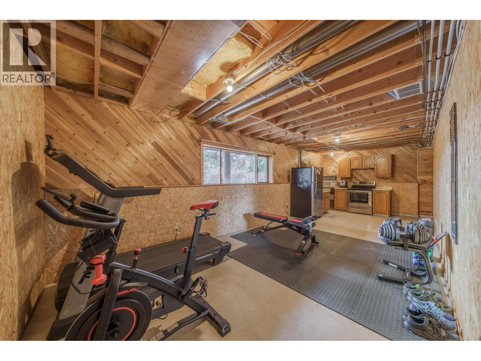 5172 KALLUM DRIVE - 26