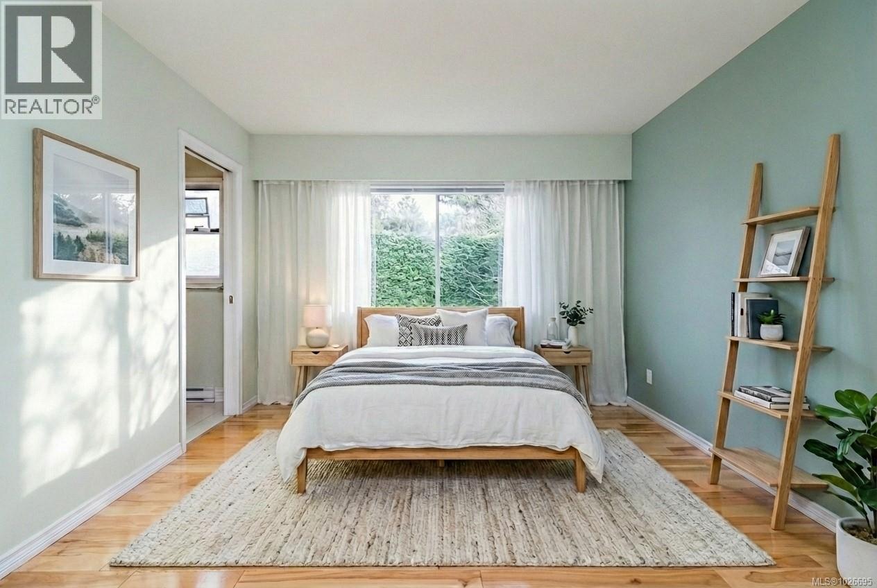  2320 Hazelton Place, Saanich