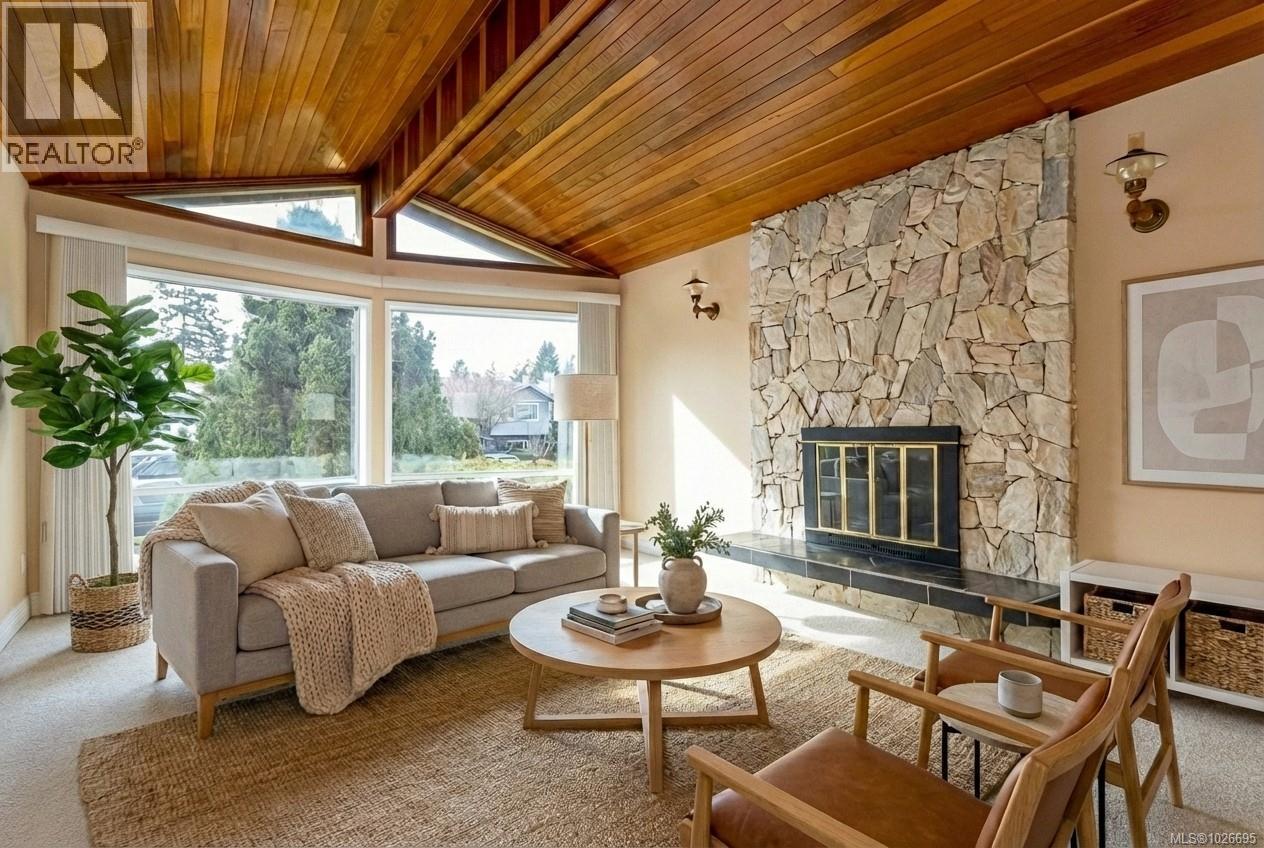  2320 Hazelton Place, Saanich