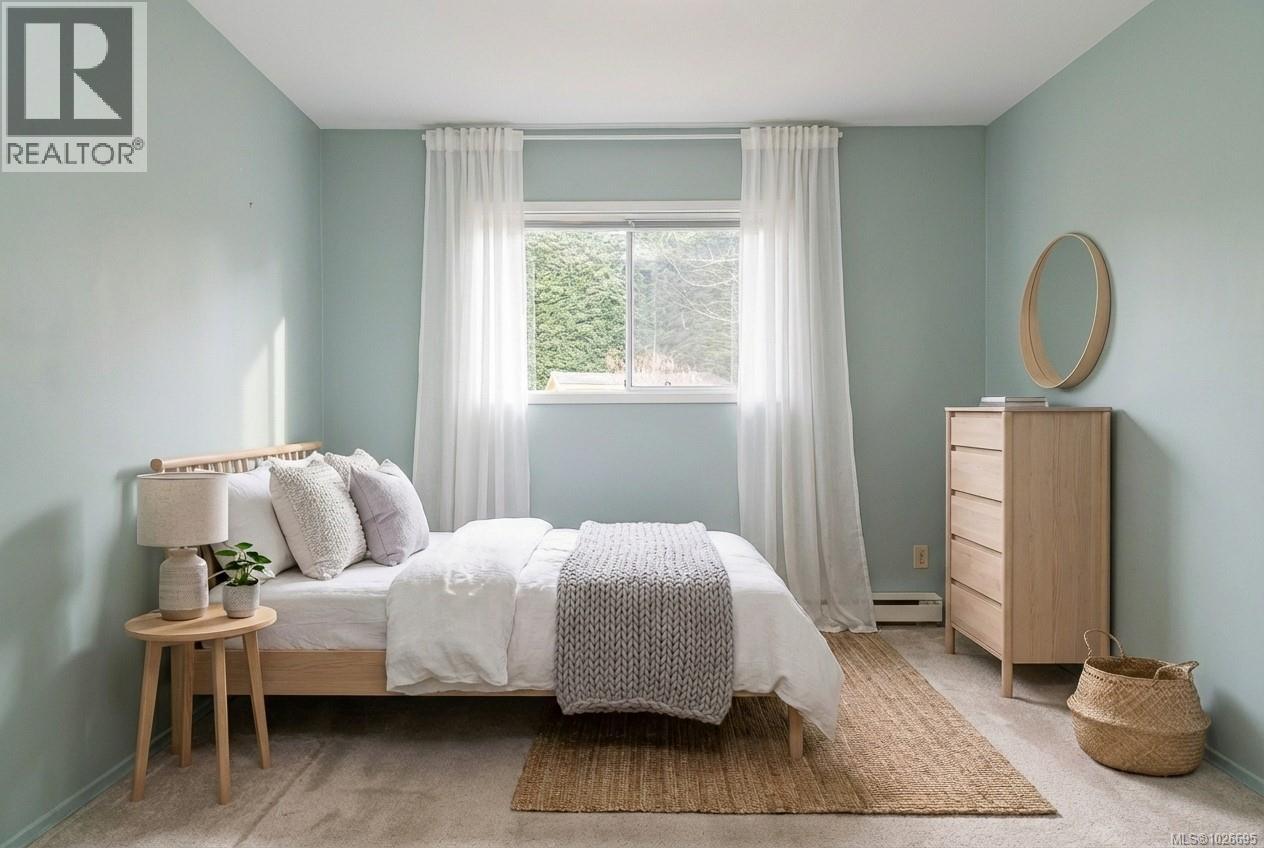  2320 Hazelton Place, Saanich