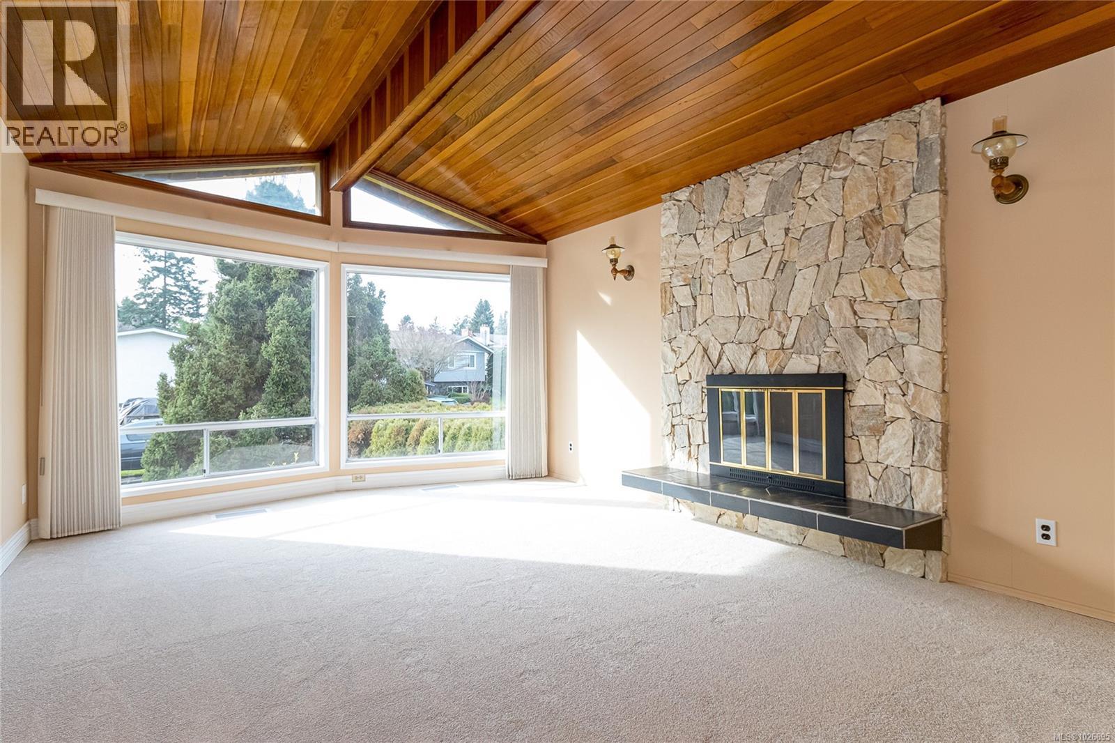  2320 Hazelton Place, Saanich