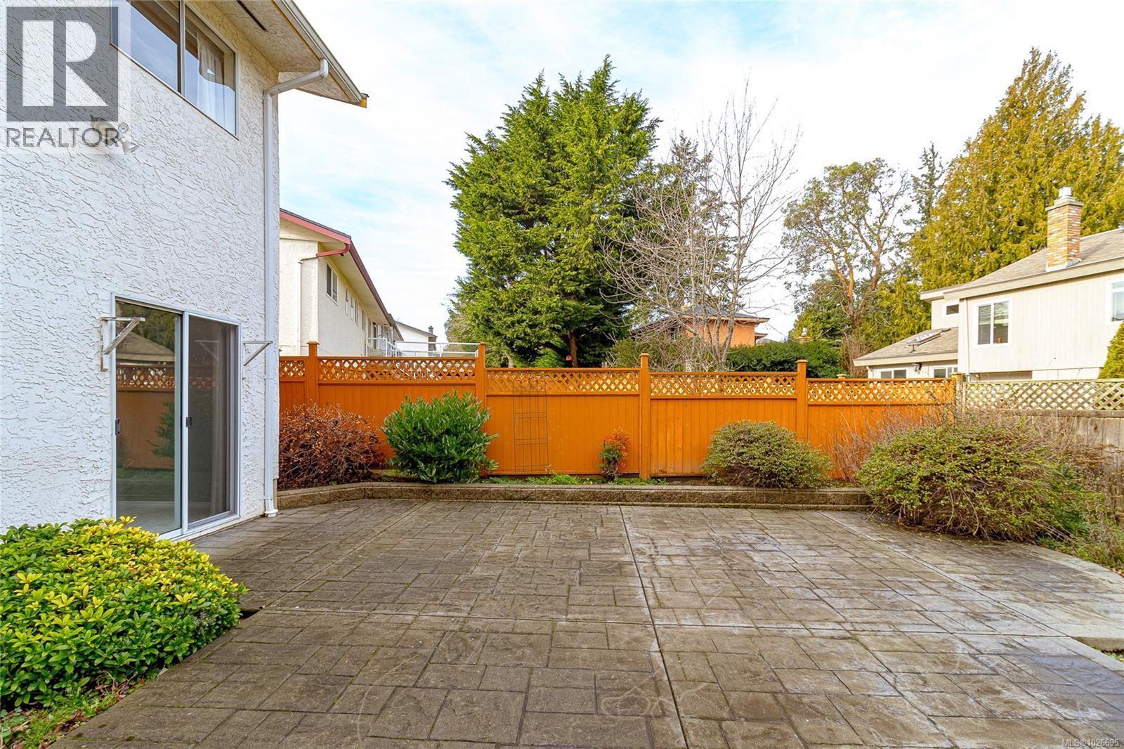  2320 Hazelton Place, Saanich