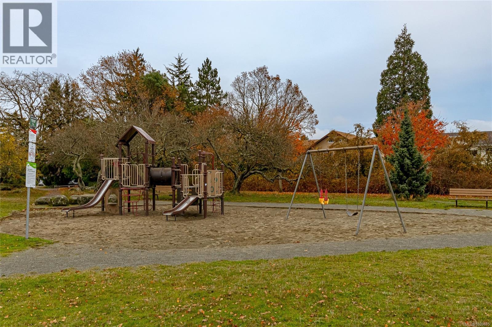  2320 Hazelton Place, Saanich