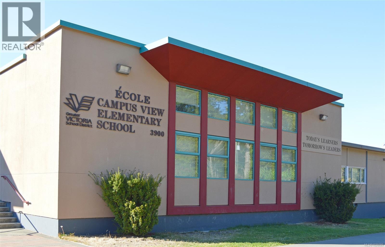  2320 Hazelton Place, Saanich