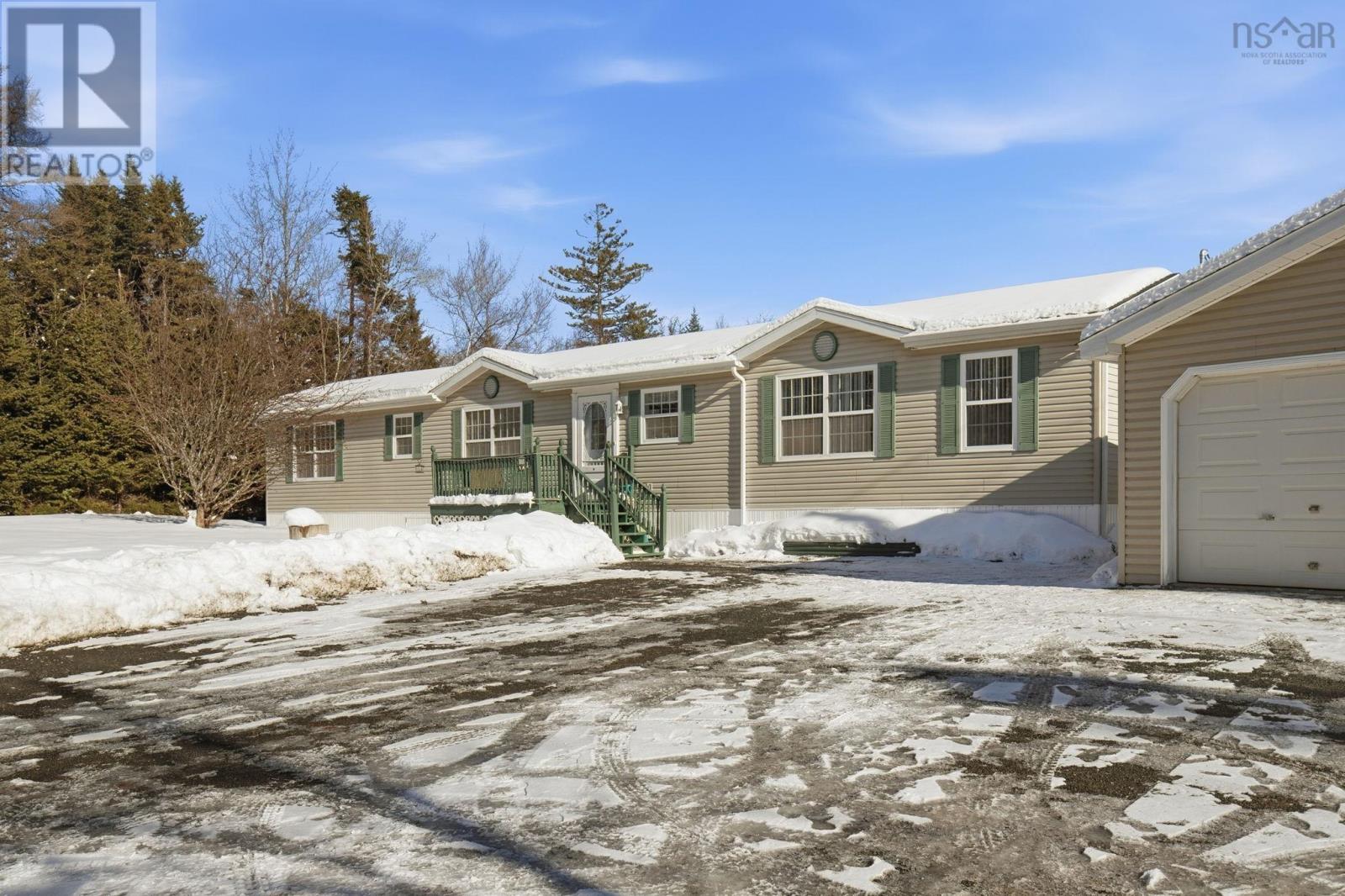 Property 2 of 27 of 107 South Uniacke Road