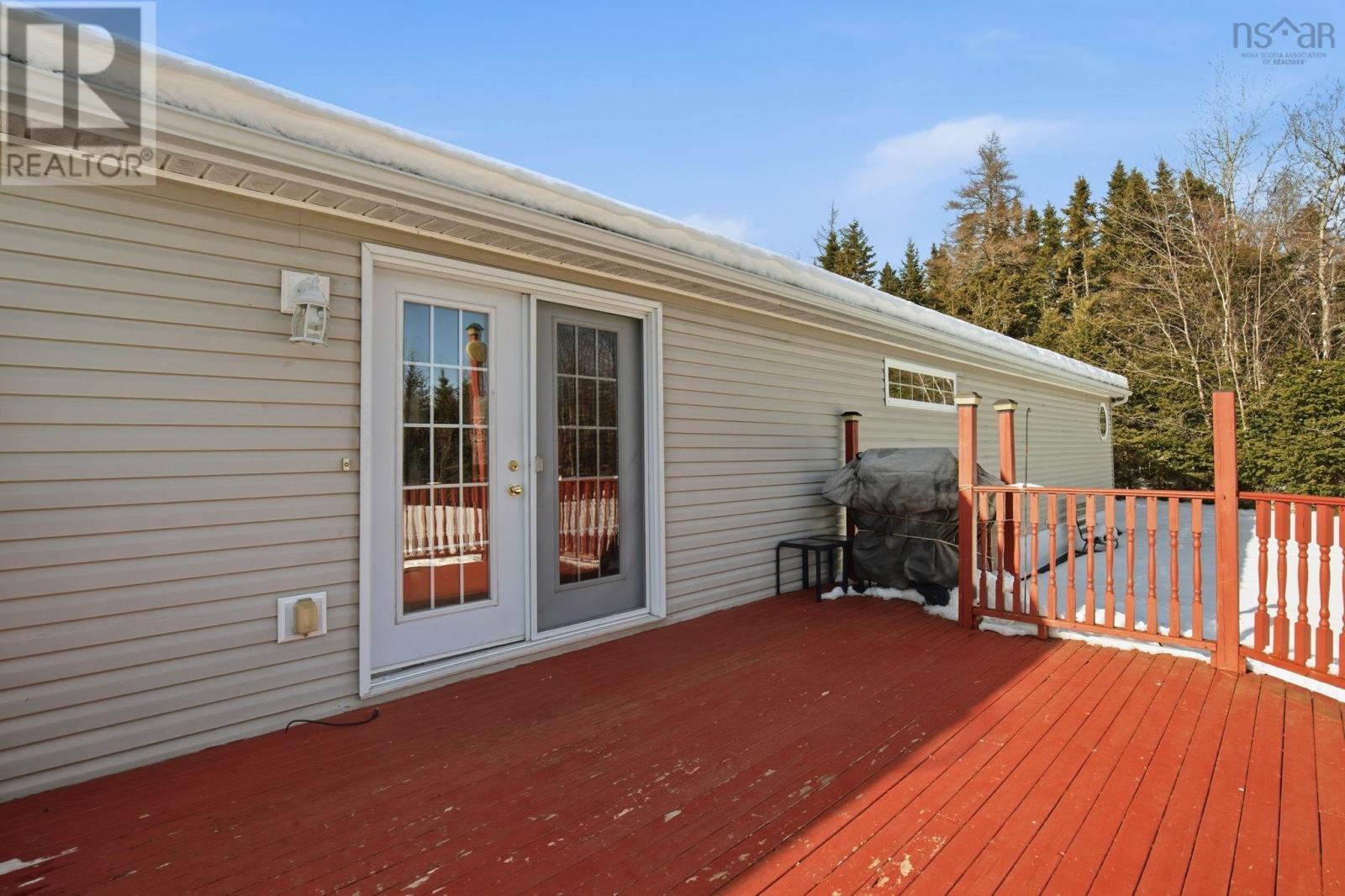 Property 19 of 27 of 107 South Uniacke Road