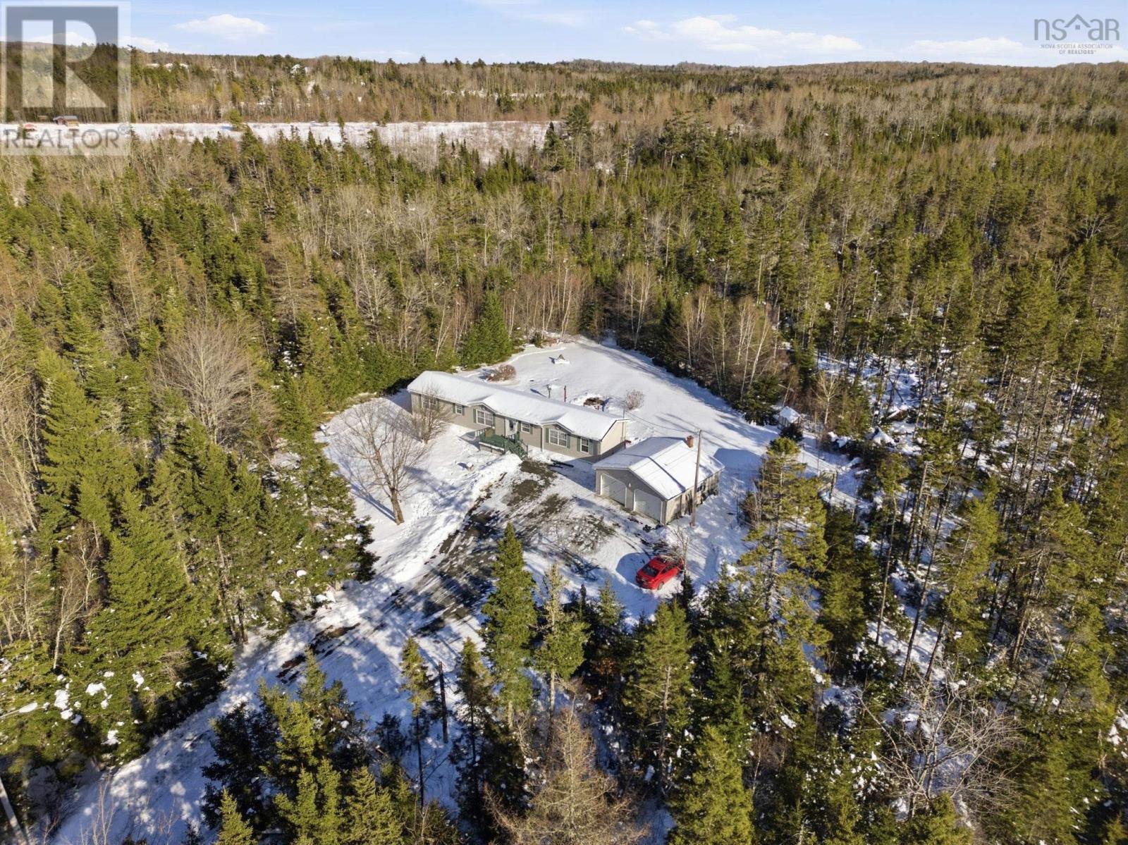 Property 21 of 27 of 107 South Uniacke Road