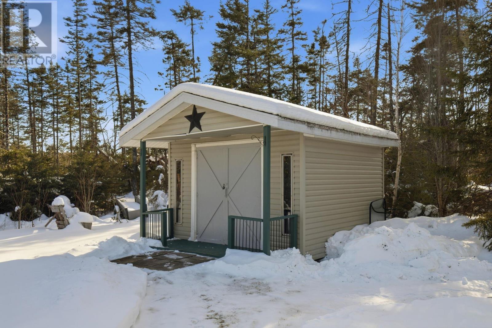 Property 18 of 27 of 107 South Uniacke Road