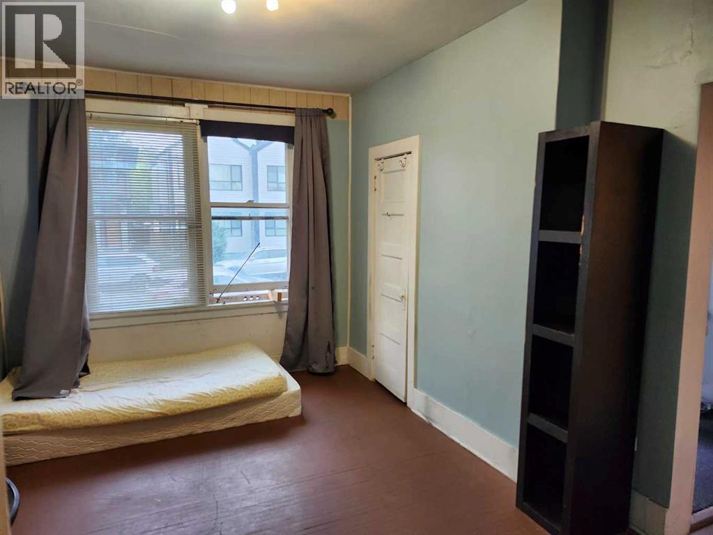 Single Family House for Sale in   Avenue NW Mount Pleasant Calgary 