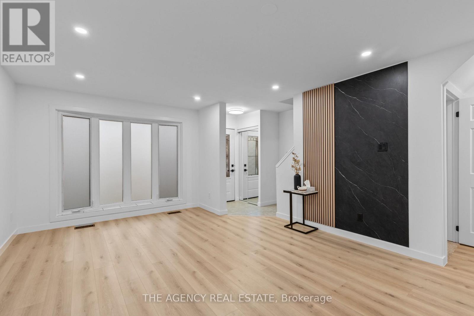 700 Exeter Unit 22 photo 4