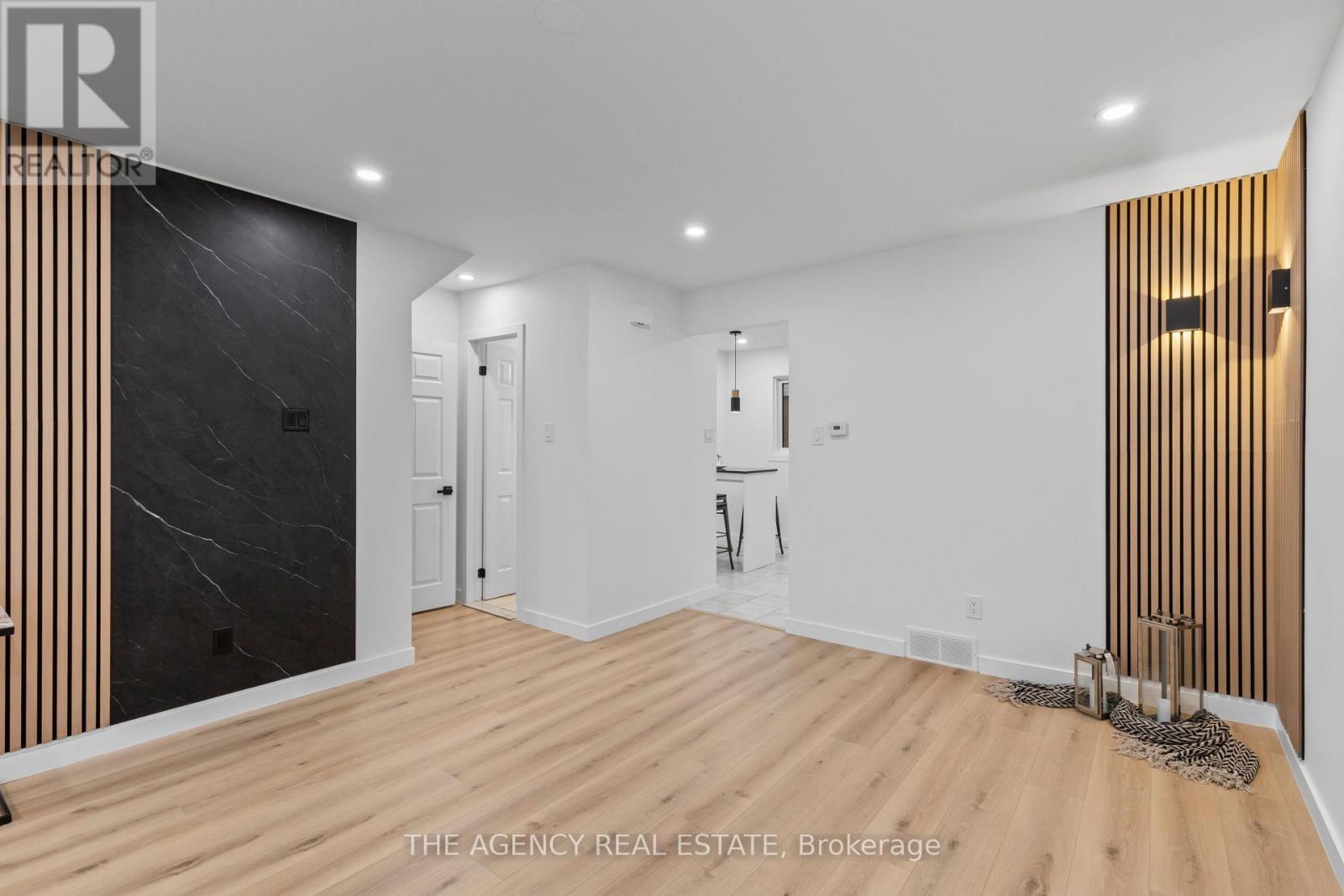 700 Exeter Unit 22 photo 5