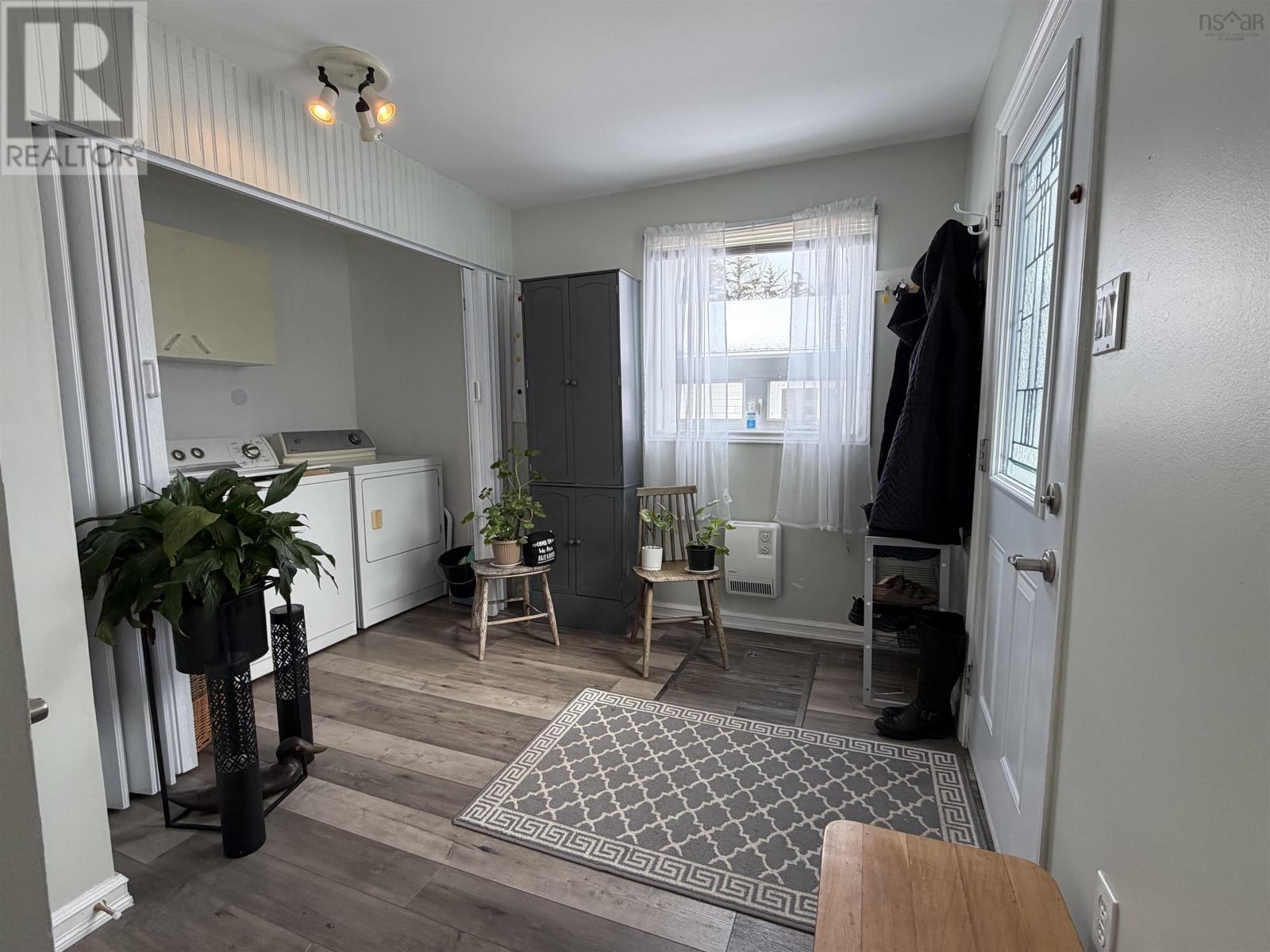 Property 11 of 44 of 24585 Highway 7