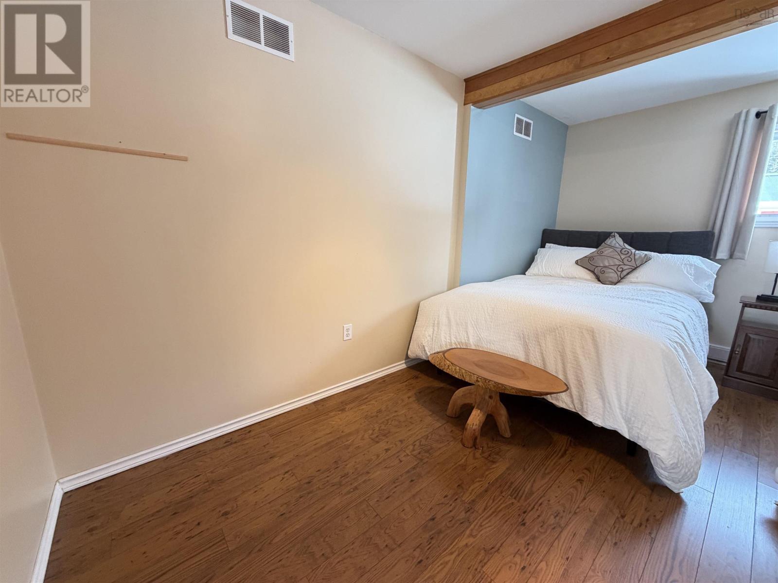 Property 37 of 44 of 24585 Highway 7