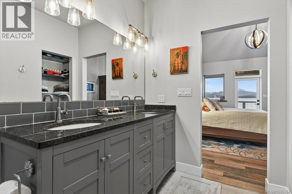 420 1st St - 28