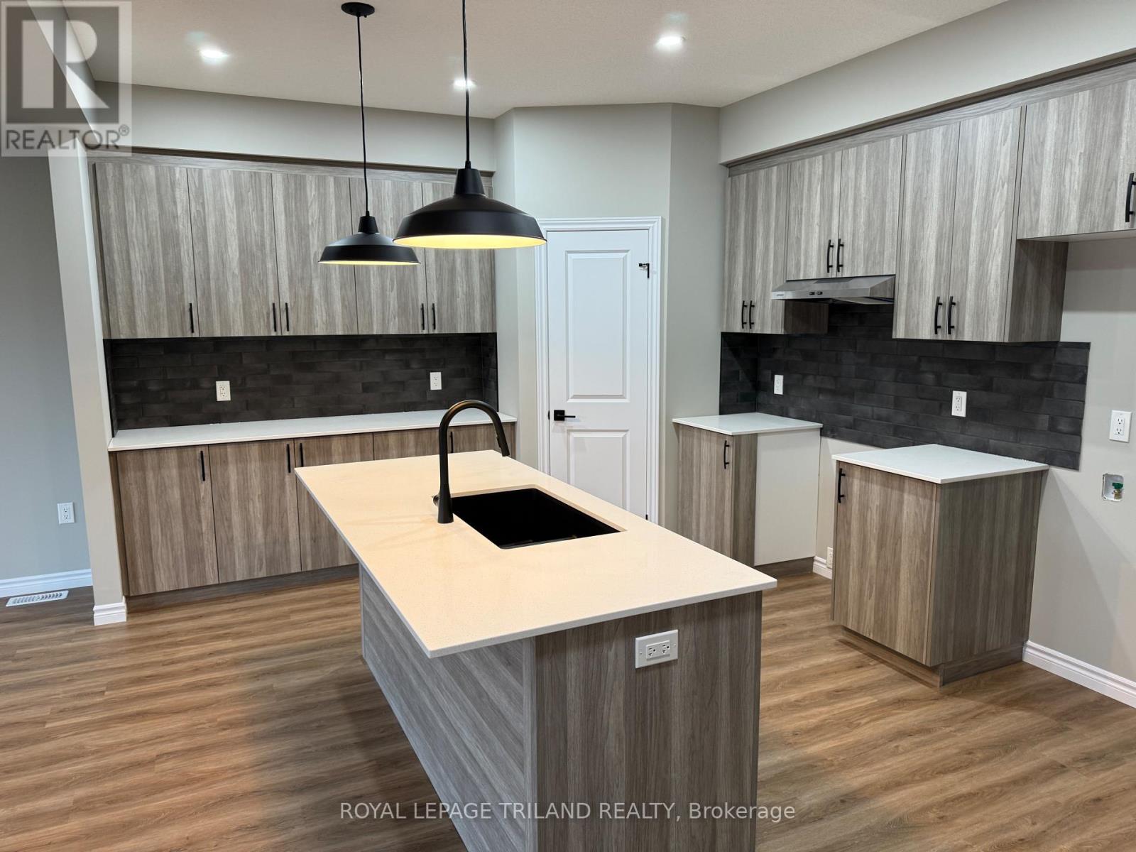 3139A RIVER STREET - Photo 3 of 13, Brooke-Alvinston (Brooke Alvinston), Ontario