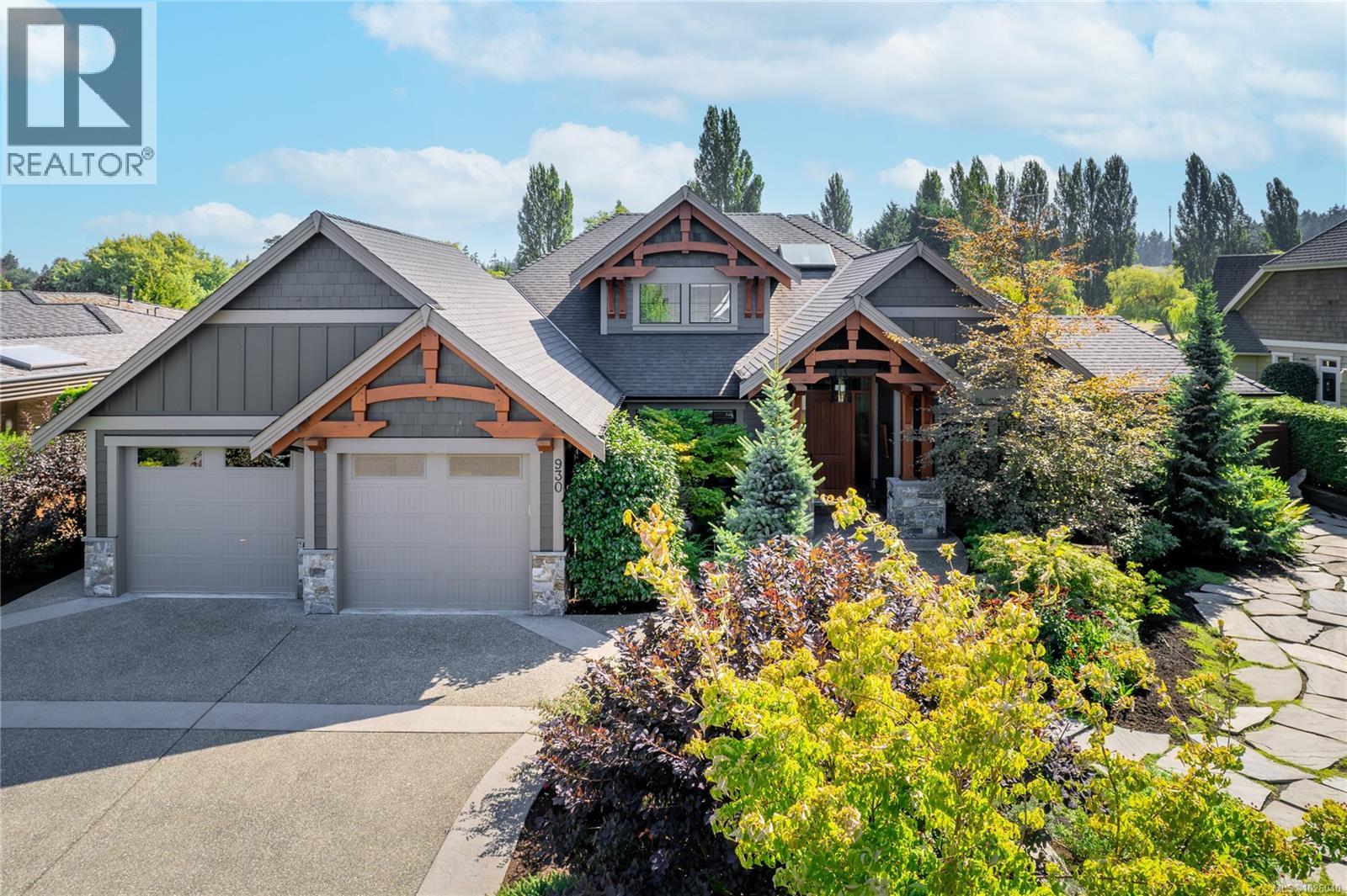 930 Eaglecrest Dr, Qualicum Beach
