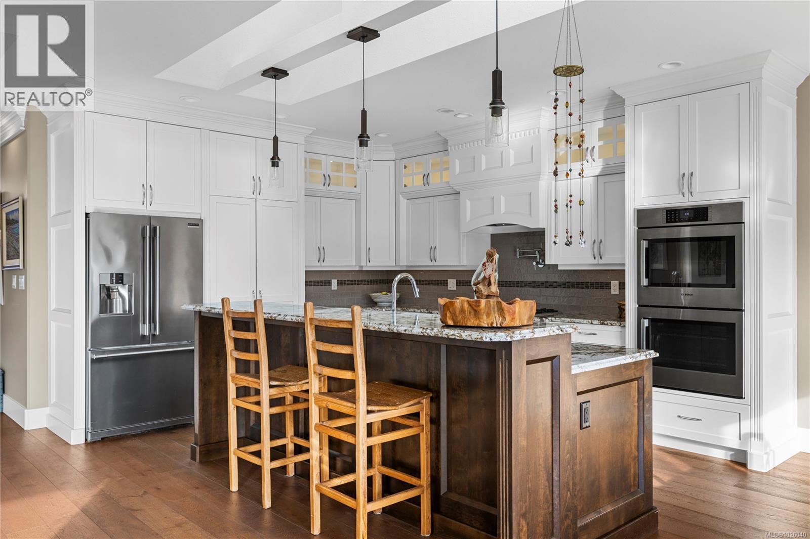 930 Eaglecrest Dr, Qualicum Beach