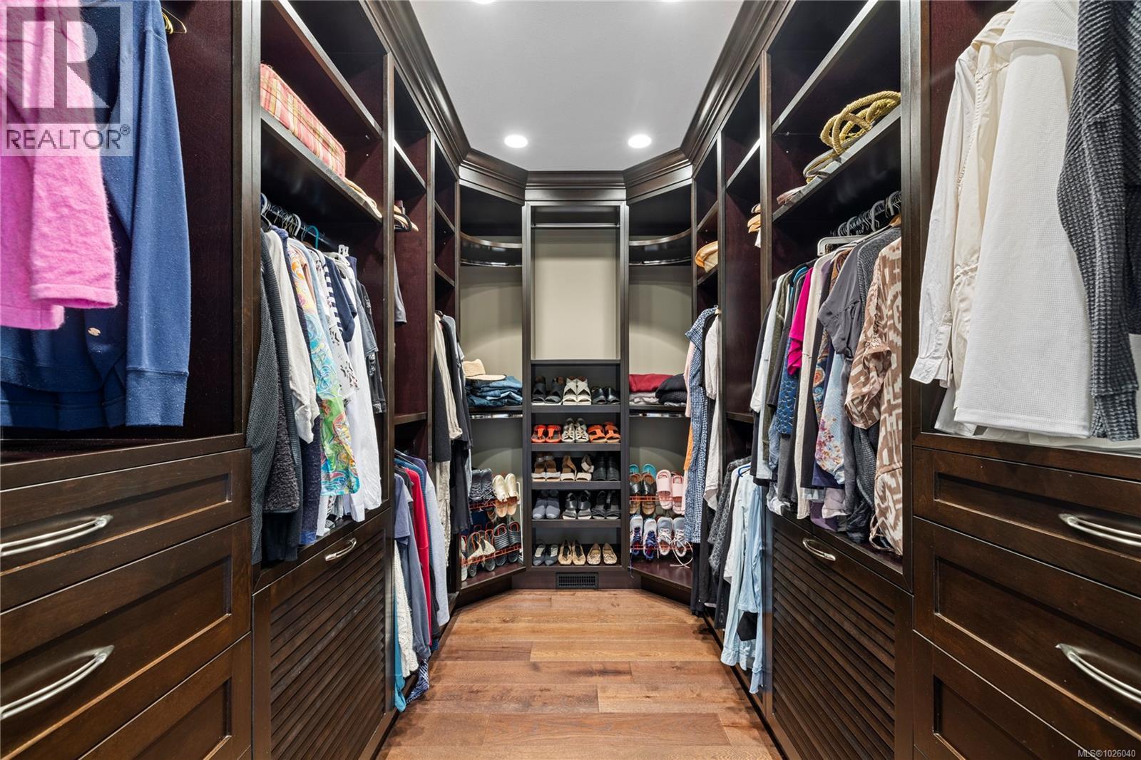 930 Eaglecrest Dr, Qualicum Beach