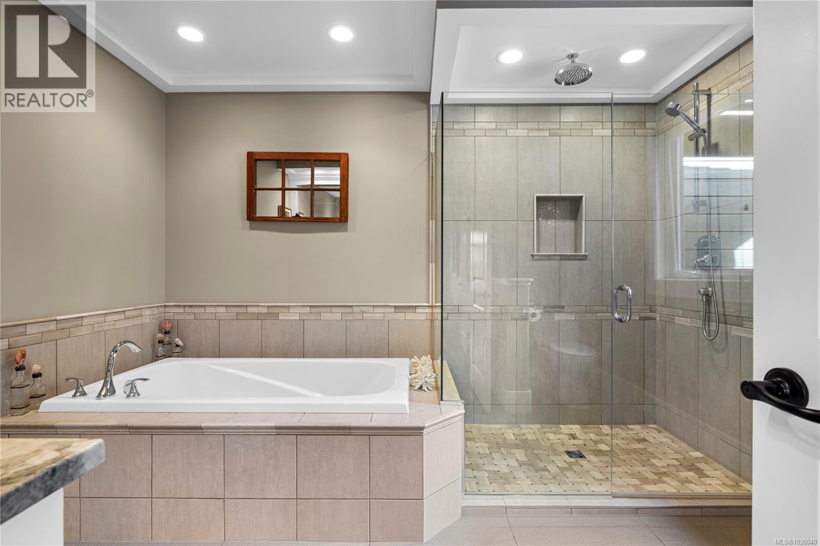 930 Eaglecrest Dr, Qualicum Beach