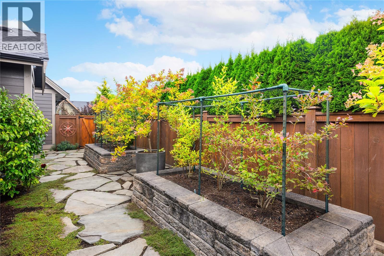 930 Eaglecrest Dr, Qualicum Beach