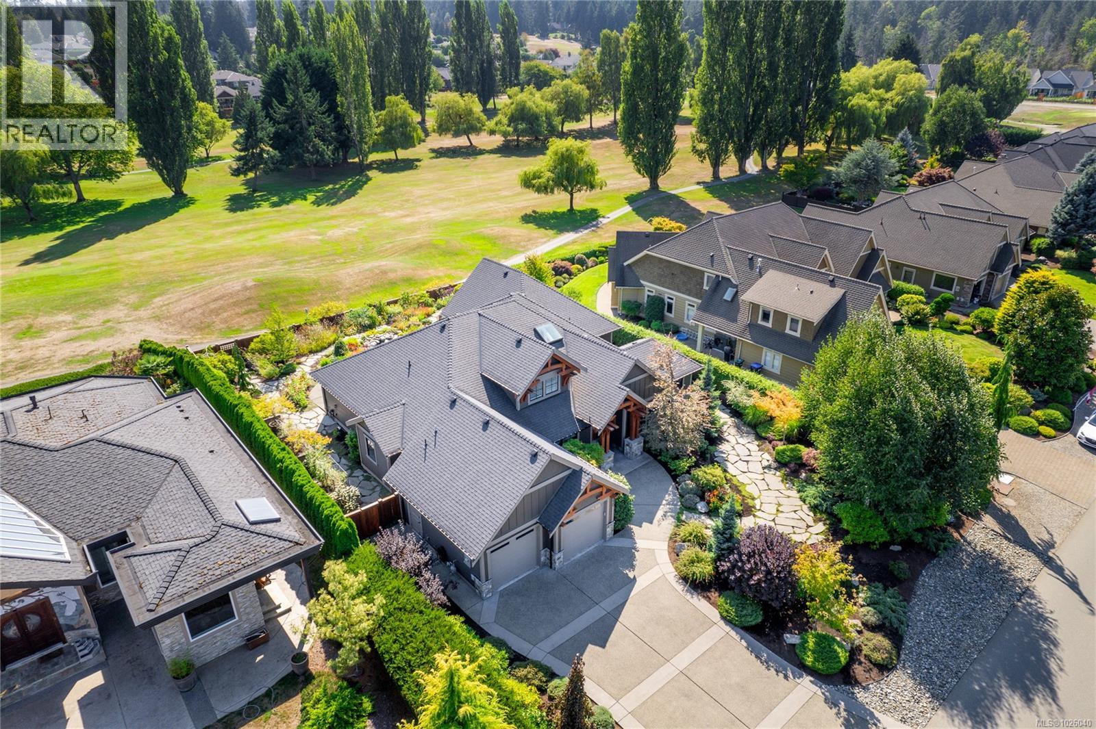 930 Eaglecrest Dr, Qualicum Beach