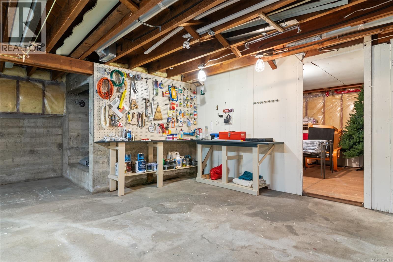  1020 Falkland Road, Oak Bay